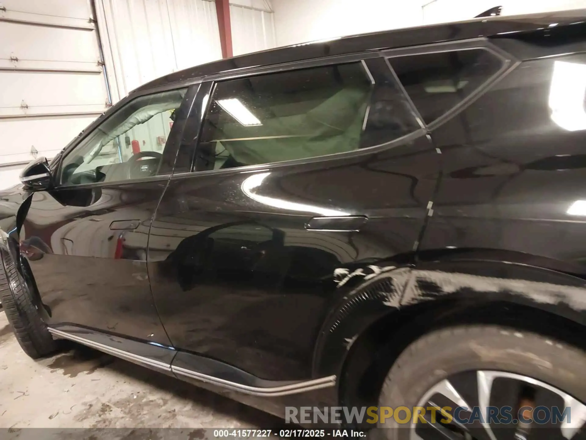 13 Photograph of a damaged car KNDC3DLC9N5030514 KIA EV6 2022