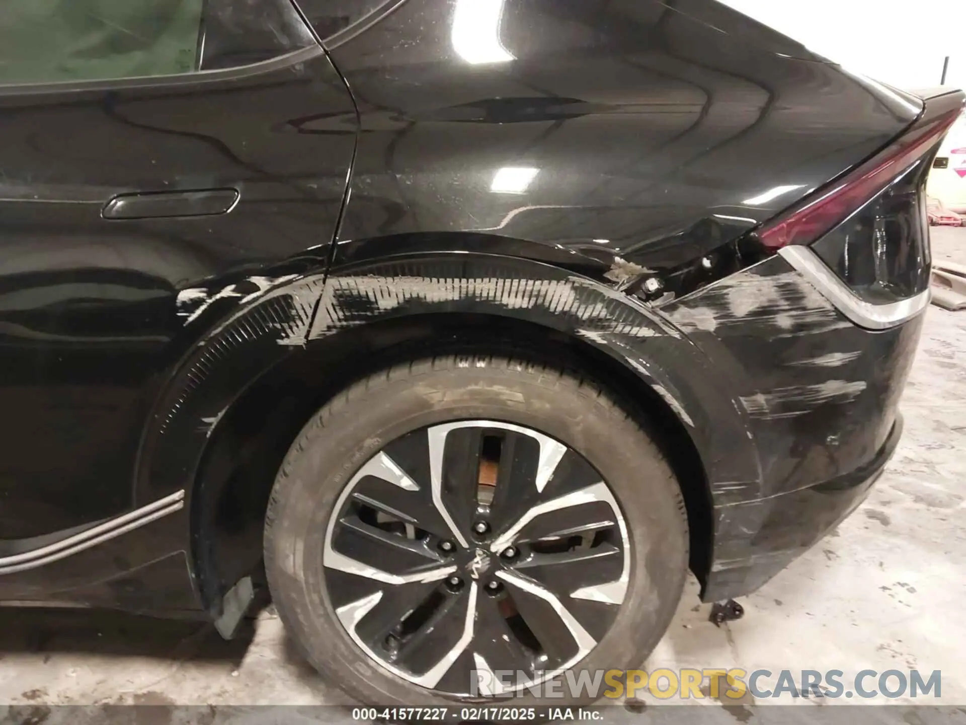 20 Photograph of a damaged car KNDC3DLC9N5030514 KIA EV6 2022