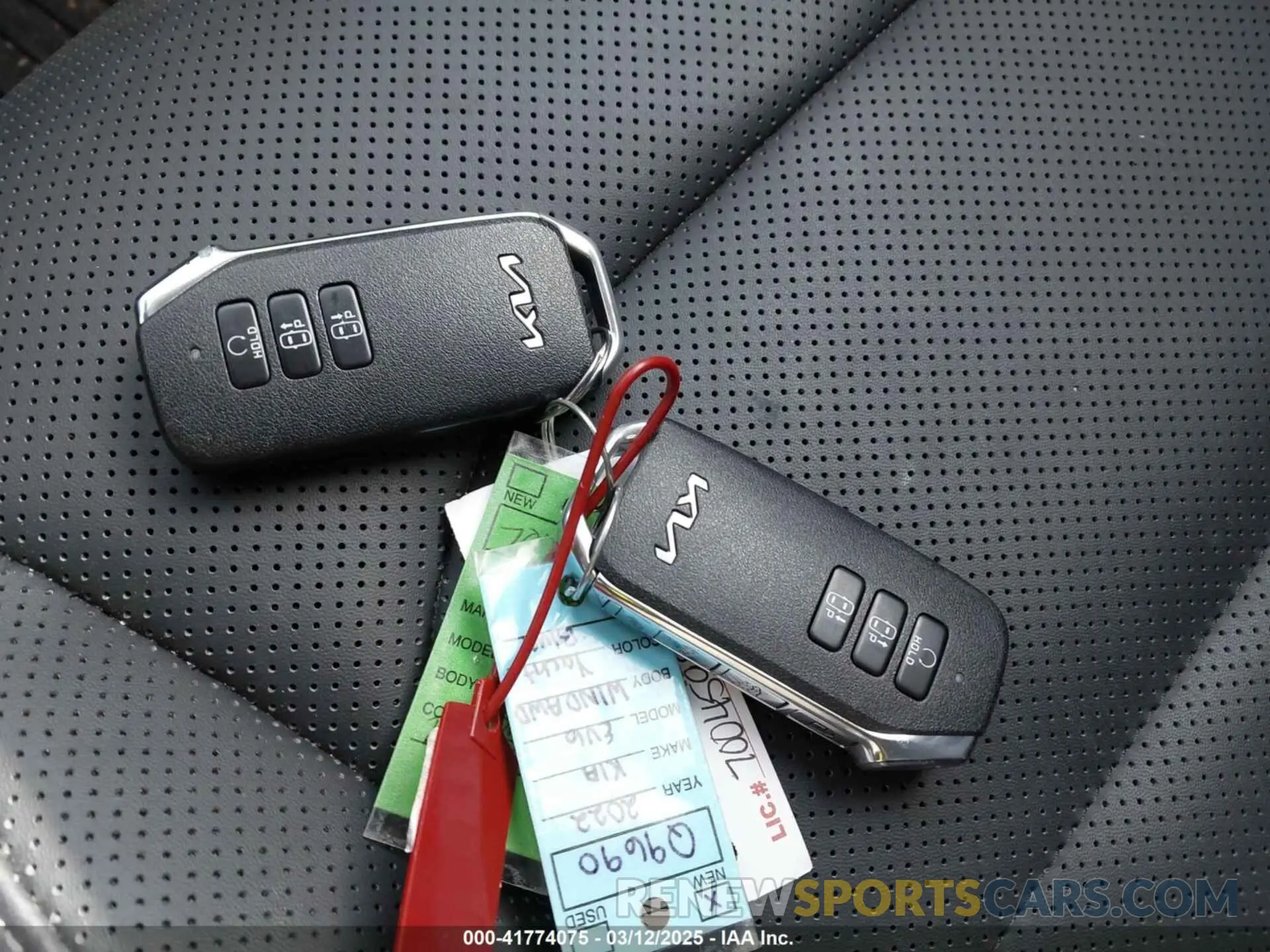 11 Photograph of a damaged car KNDC3DLCXN5068642 KIA EV6 2022