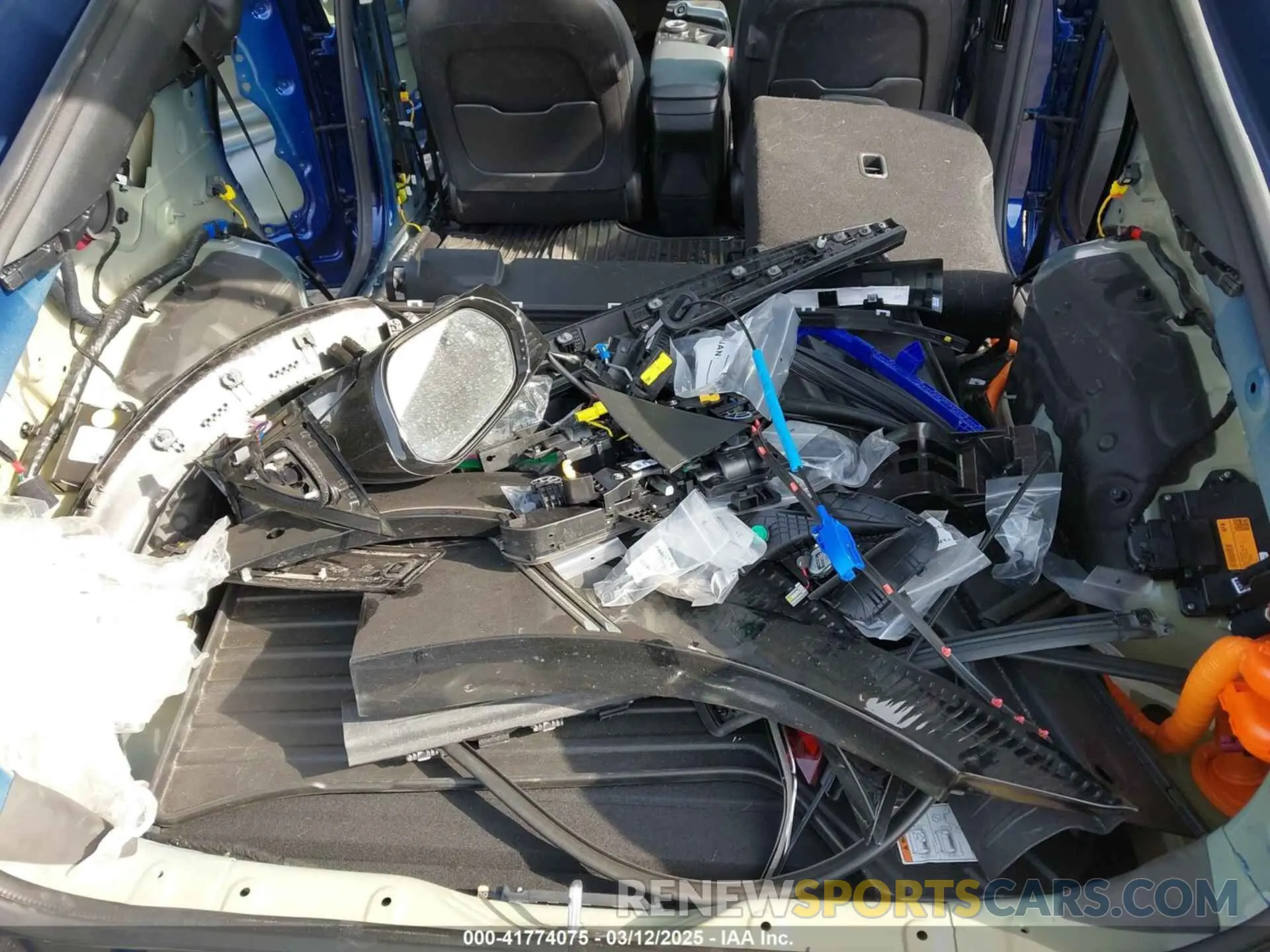 21 Photograph of a damaged car KNDC3DLCXN5068642 KIA EV6 2022
