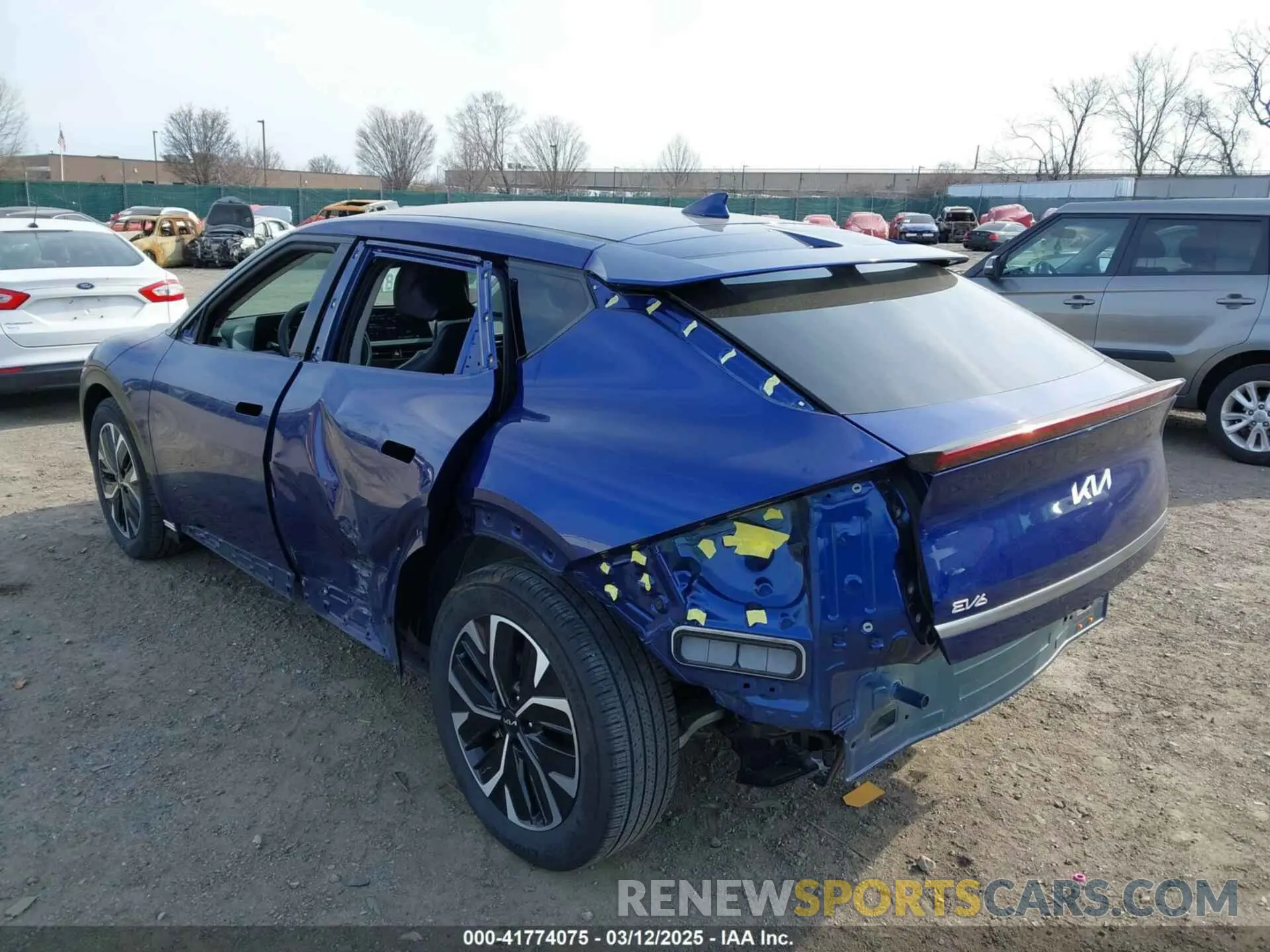 3 Photograph of a damaged car KNDC3DLCXN5068642 KIA EV6 2022