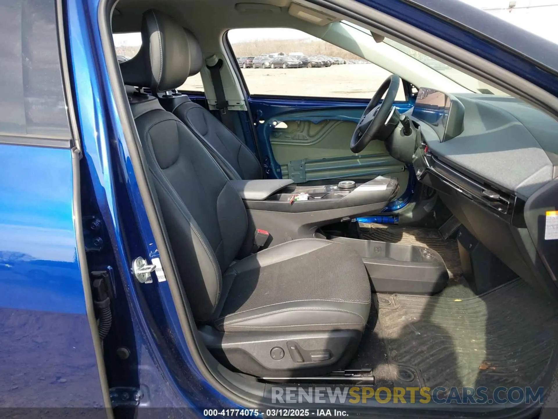 5 Photograph of a damaged car KNDC3DLCXN5068642 KIA EV6 2022