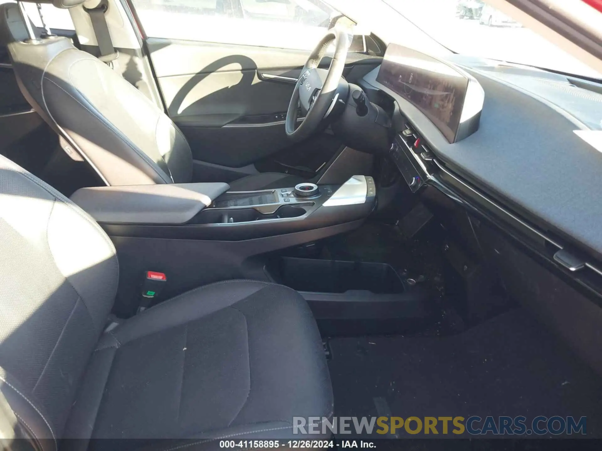 5 Photograph of a damaged car KNDC34LA3P5098017 KIA EV6 2023