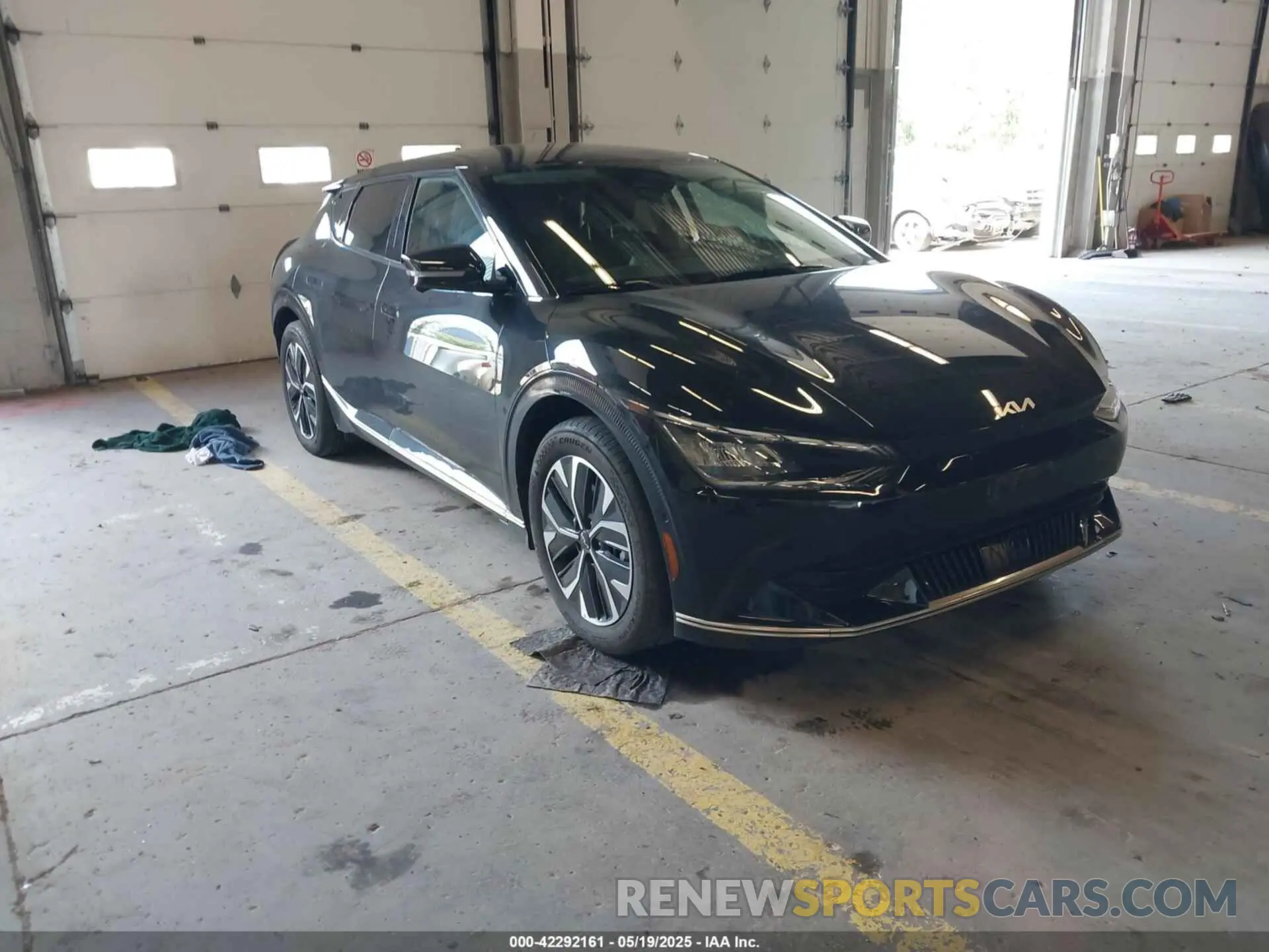 1 Photograph of a damaged car KNDC3DLC4P5103534 KIA EV6 2023