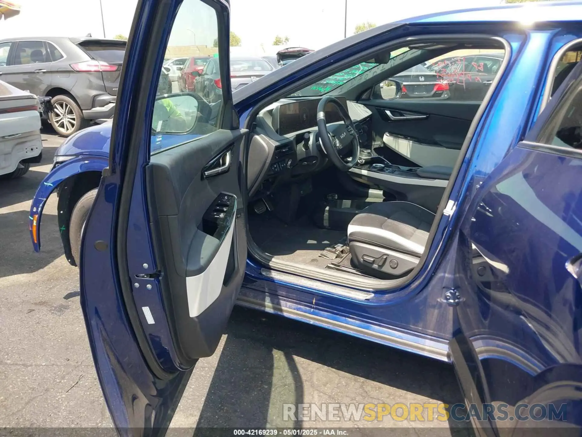 5 Photograph of a damaged car KNDC44LA7P5137172 KIA EV6 2023