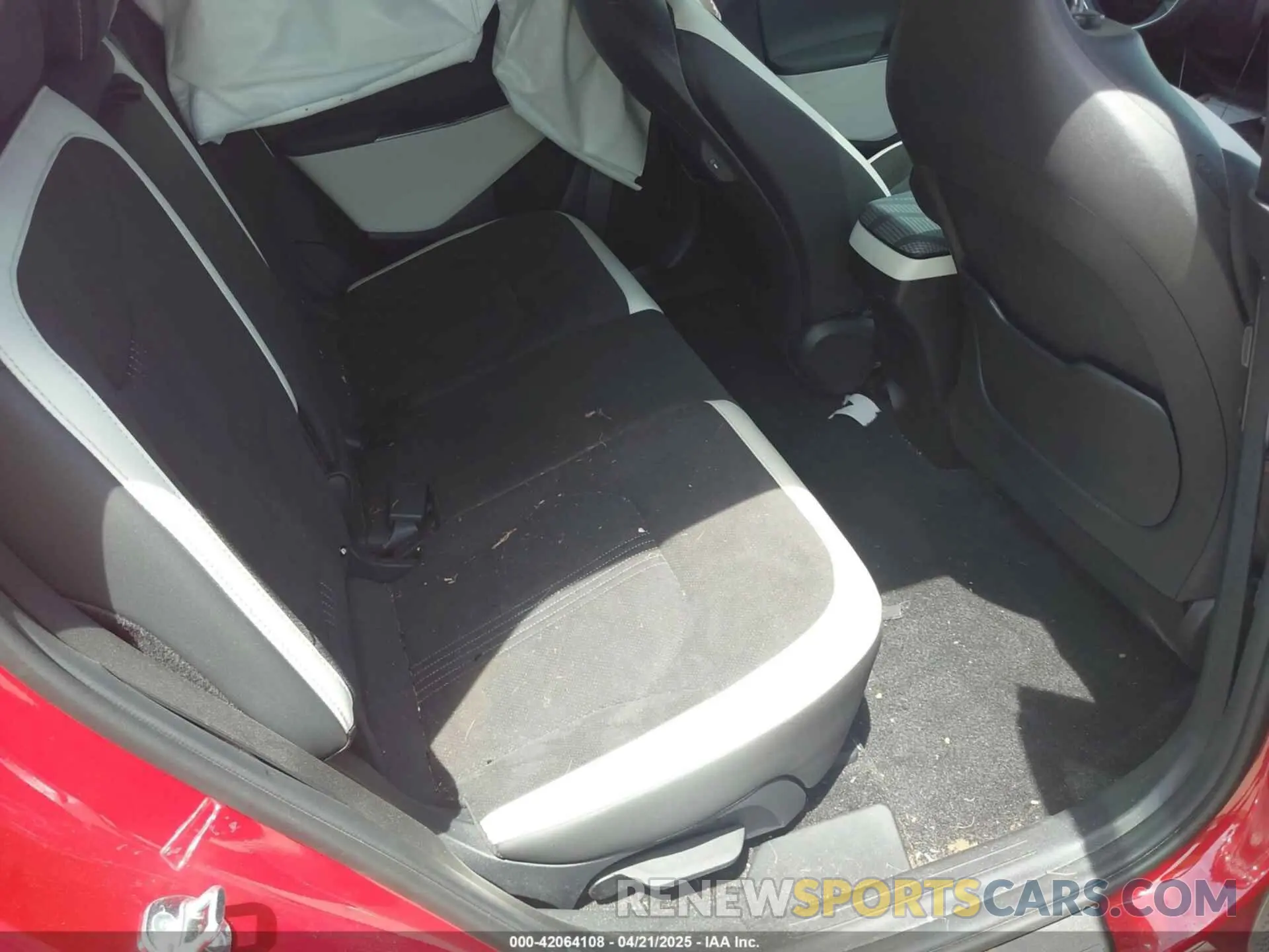 8 Photograph of a damaged car KNDC4DLCXP5141573 KIA EV6 2023