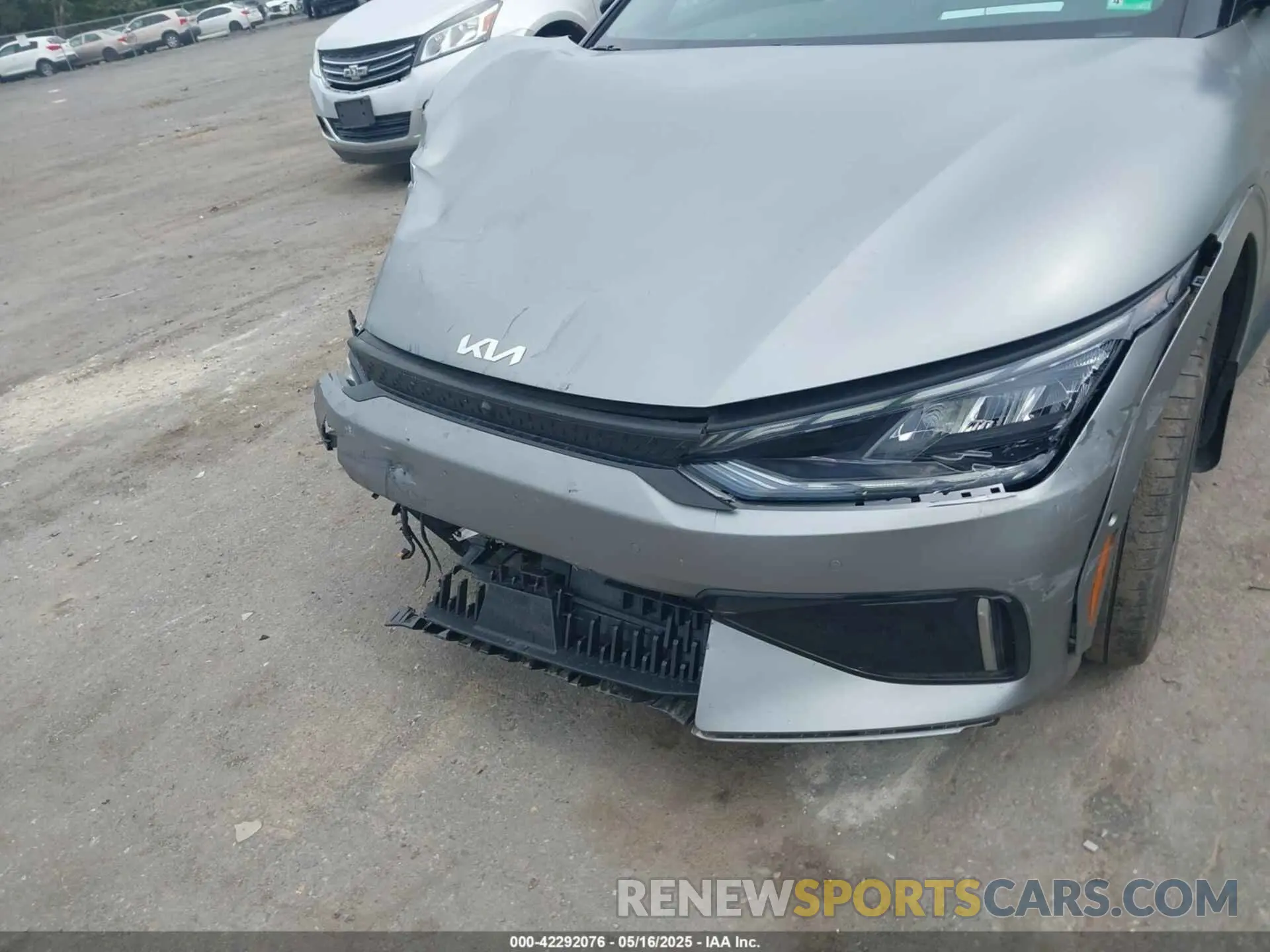 6 Photograph of a damaged car KNDC5DLE6P5106981 KIA EV6 2023