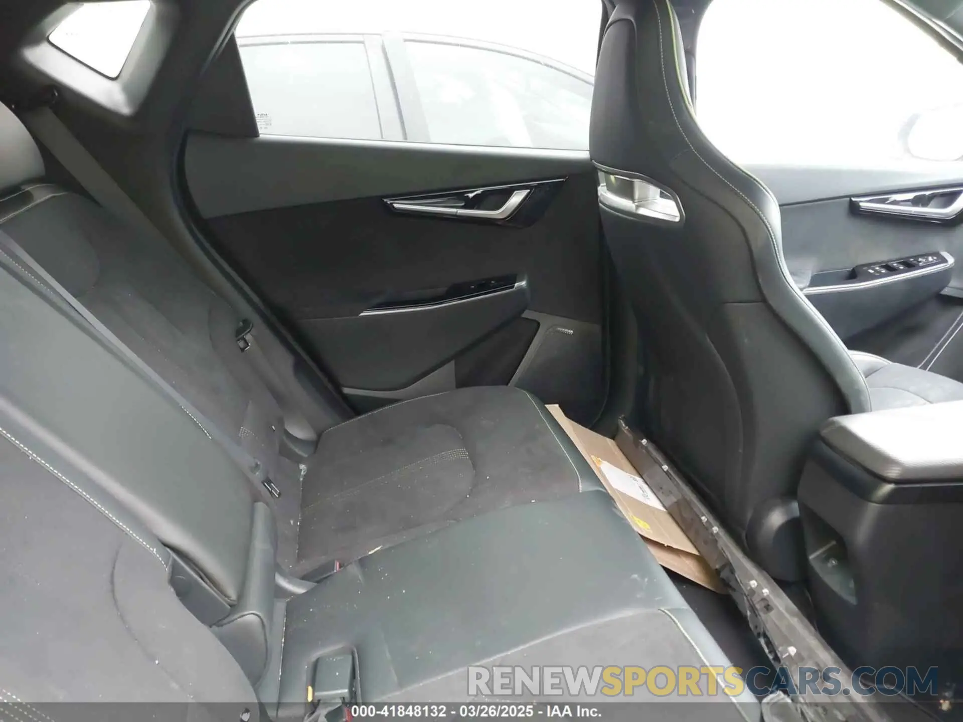 8 Photograph of a damaged car KNDC5DLE9P5139084 KIA EV6 2023