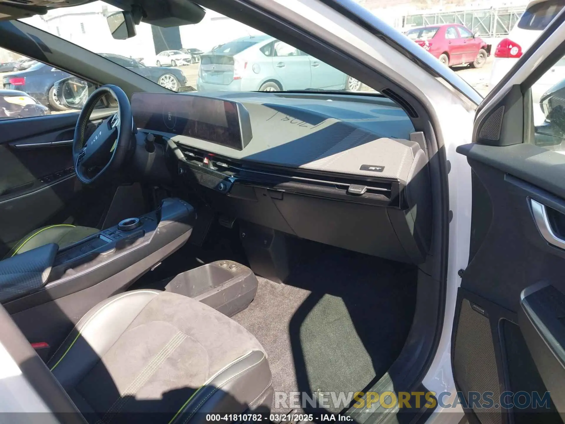 5 Photograph of a damaged car KNDC5DLEXP5092471 KIA EV6 2023