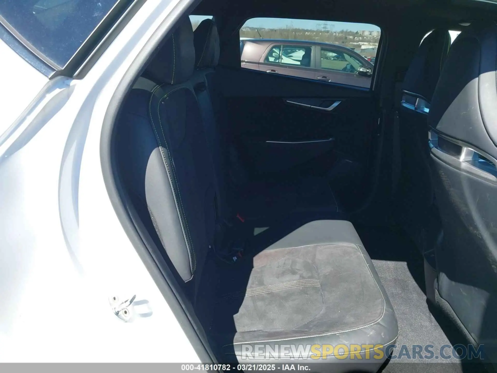 8 Photograph of a damaged car KNDC5DLEXP5092471 KIA EV6 2023
