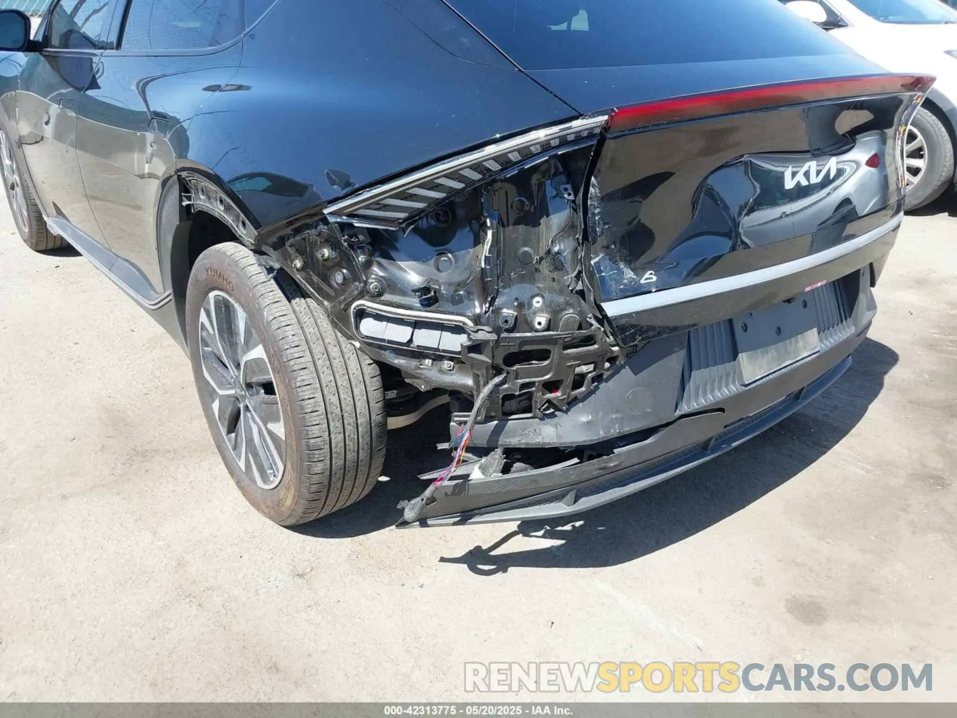 6 Photograph of a damaged car KNDC34LA8R5189030 KIA EV6 2024