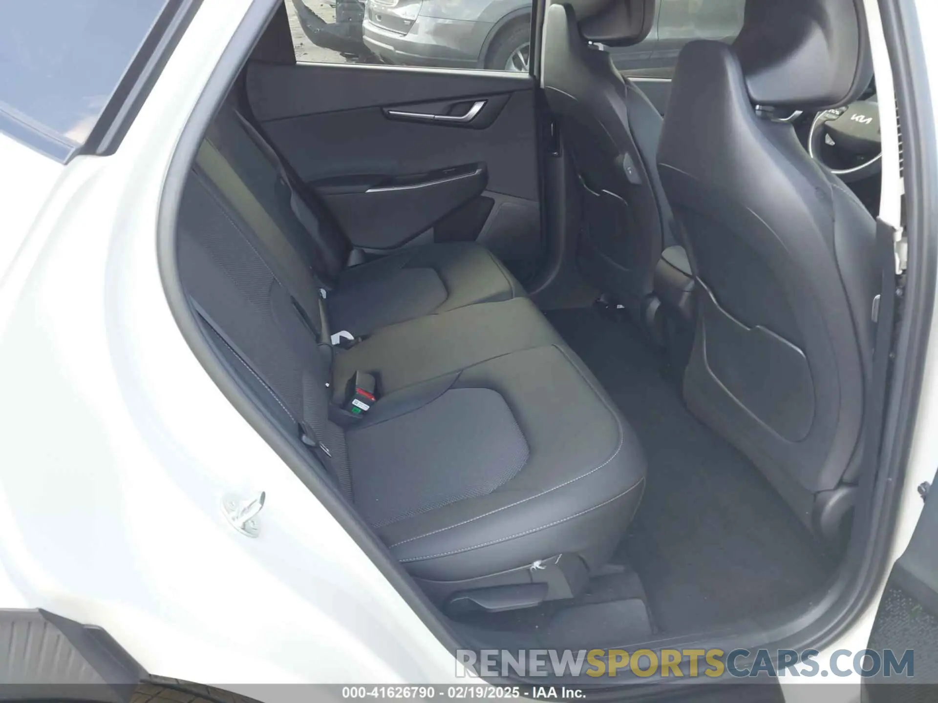 8 Photograph of a damaged car KNDC34LA8R5218266 KIA EV6 2024
