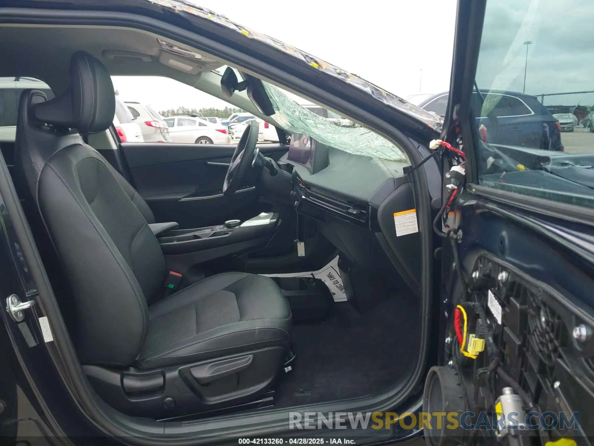 5 Photograph of a damaged car KNDC34LB7R5616772 KIA EV6 2024