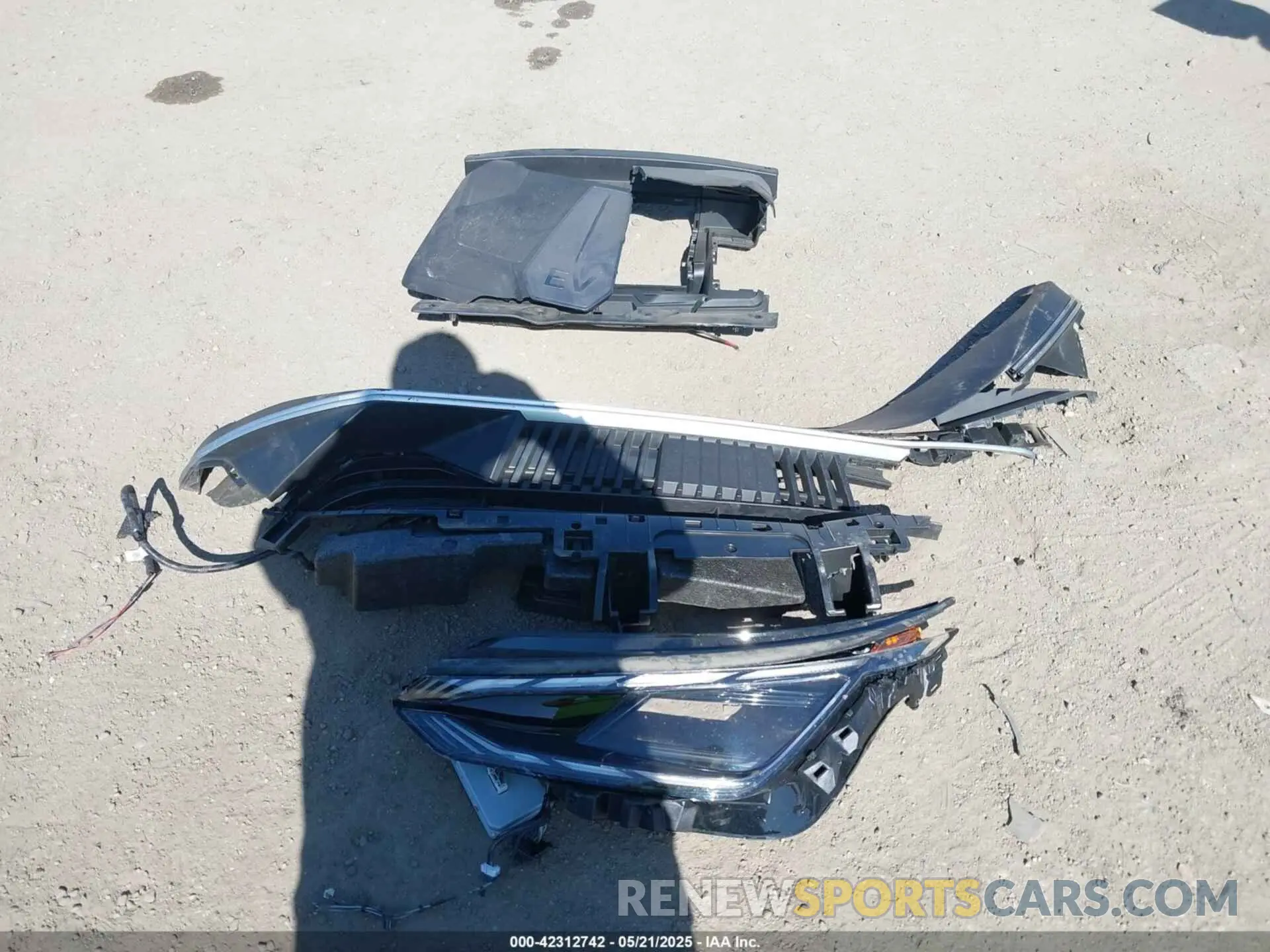 12 Photograph of a damaged car KNDC3DLC0R5210373 KIA EV6 2024