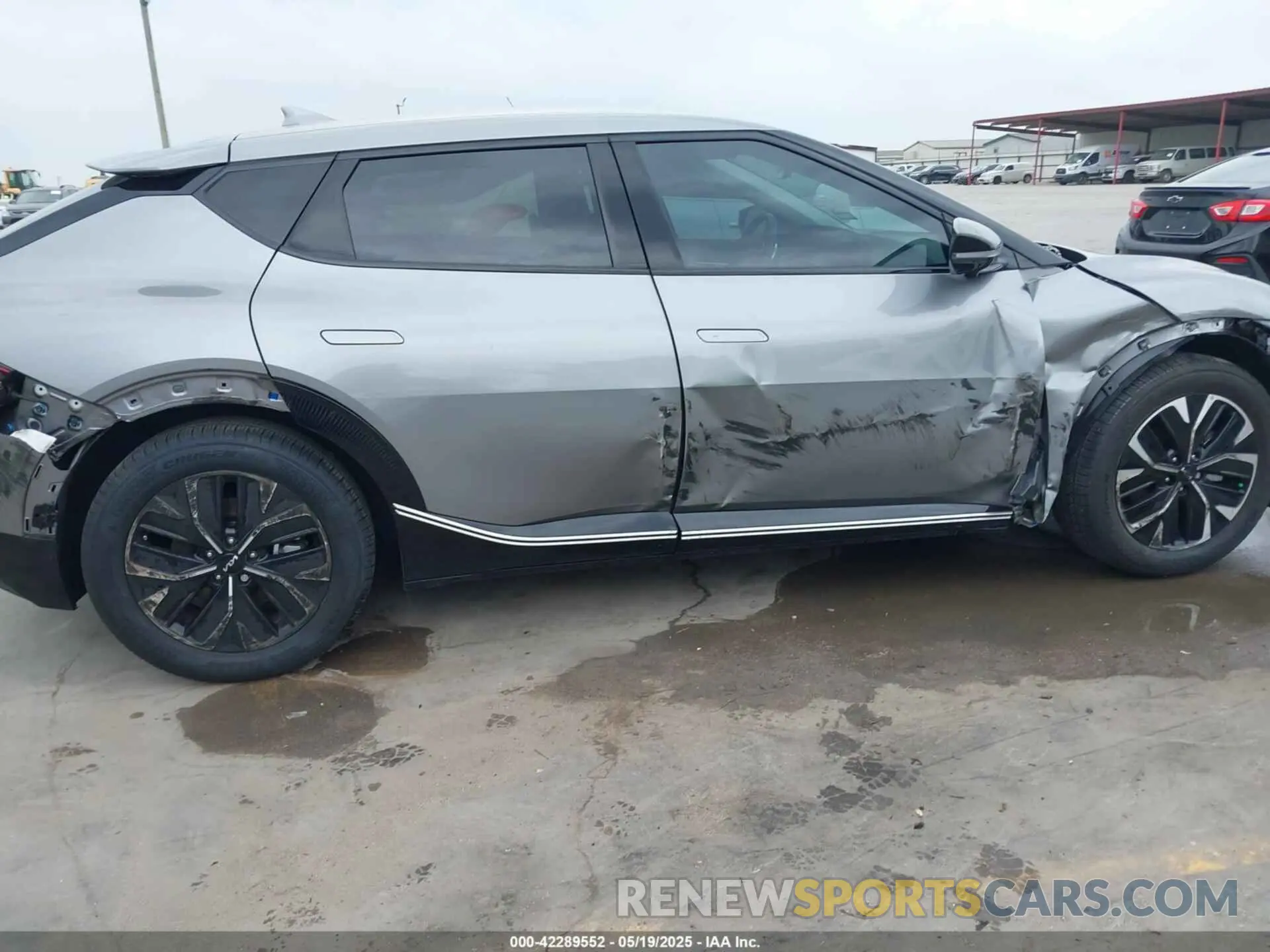 6 Photograph of a damaged car KNDC3DLC5R5164197 KIA EV6 2024