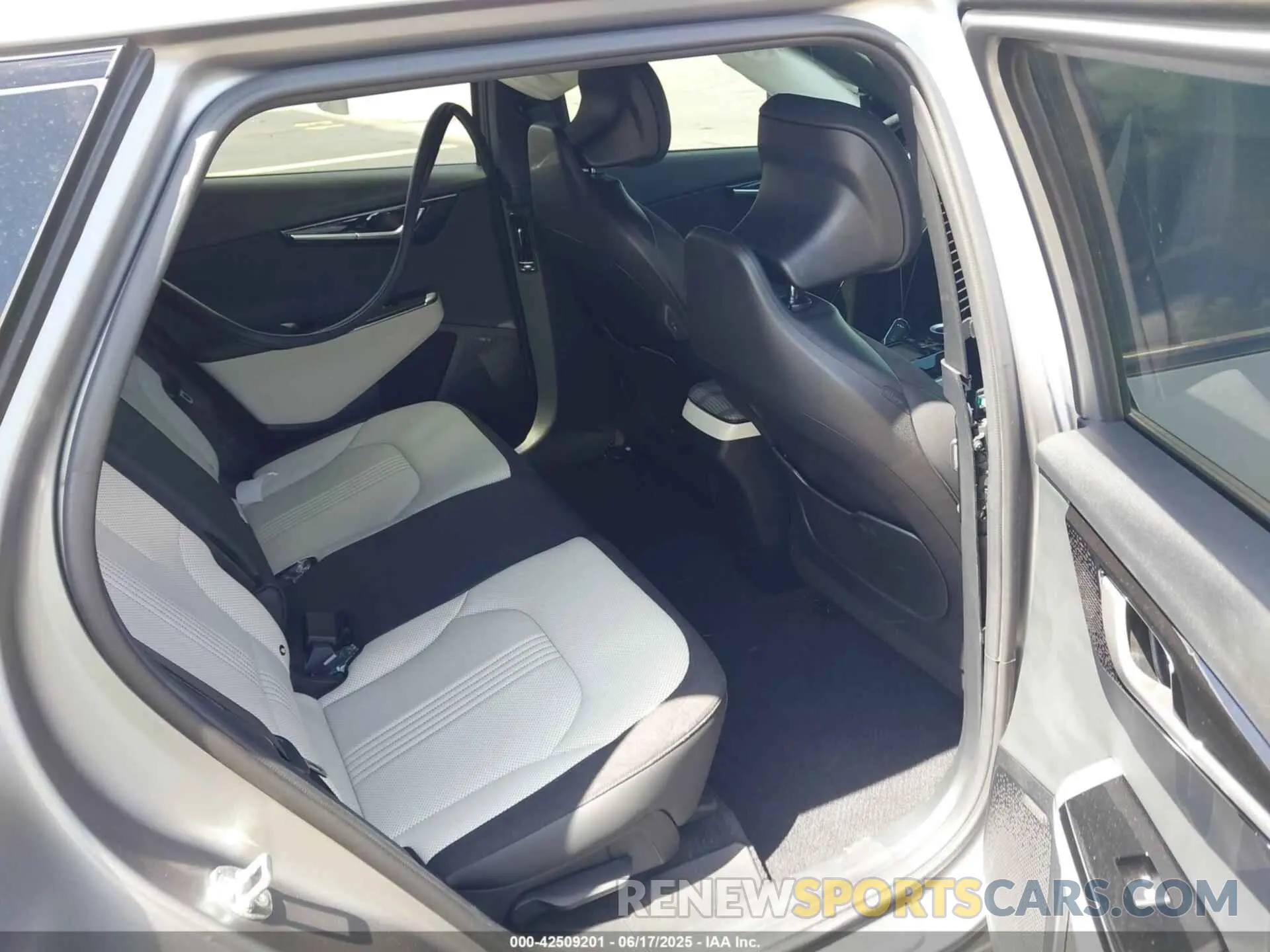 8 Photograph of a damaged car KNDC44LA0R5224219 KIA EV6 2024
