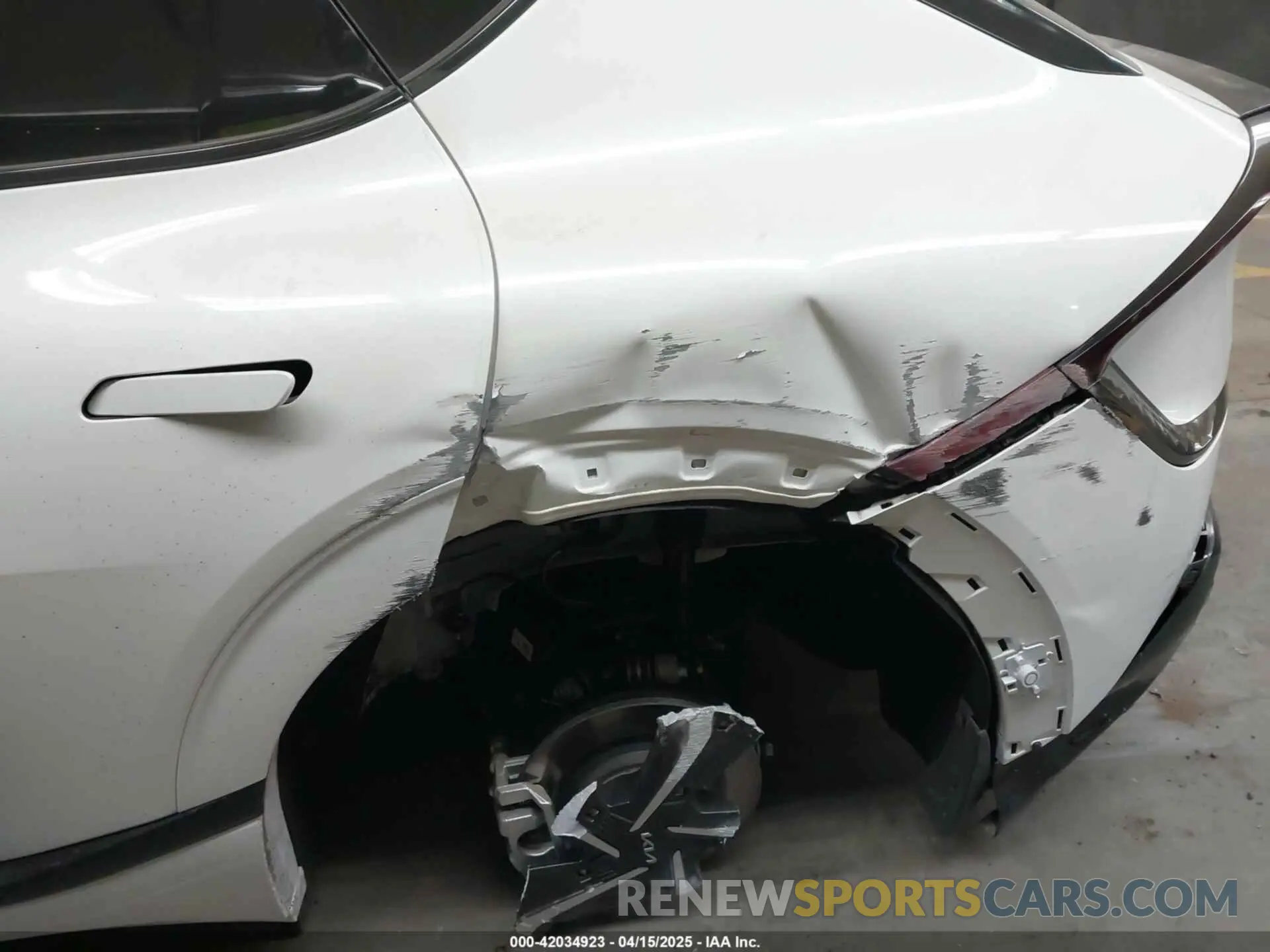 6 Photograph of a damaged car KNDC4DLC9R5204181 KIA EV6 2024