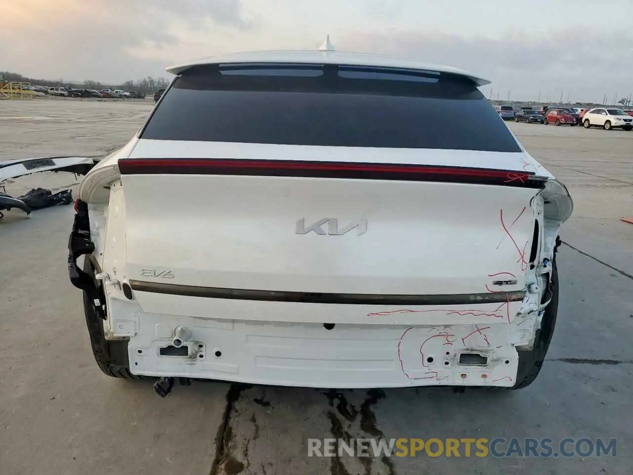 6 Photograph of a damaged car KNDC44LA8N5080509 KIA EV6 GT LIN 2022