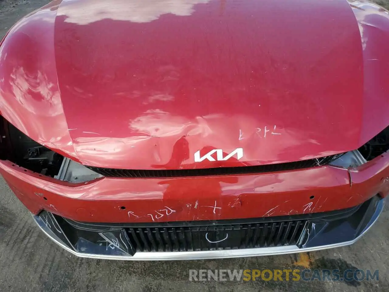 11 Photograph of a damaged car KNDC34LA2N5060355 KIA EV6 LIGHT 2022