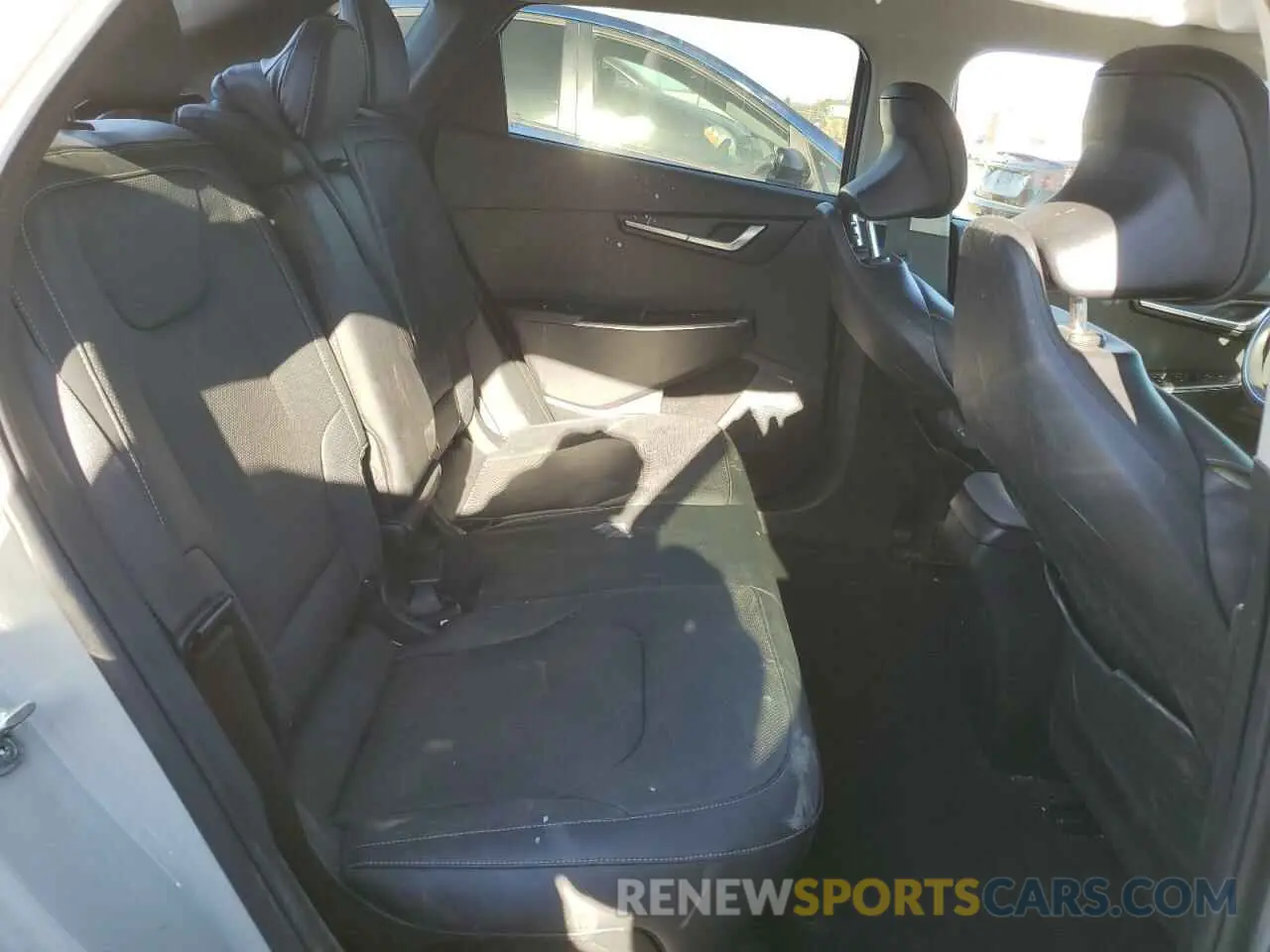 11 Photograph of a damaged car KNDC34LA9N5041088 KIA EV6 LIGHT 2022