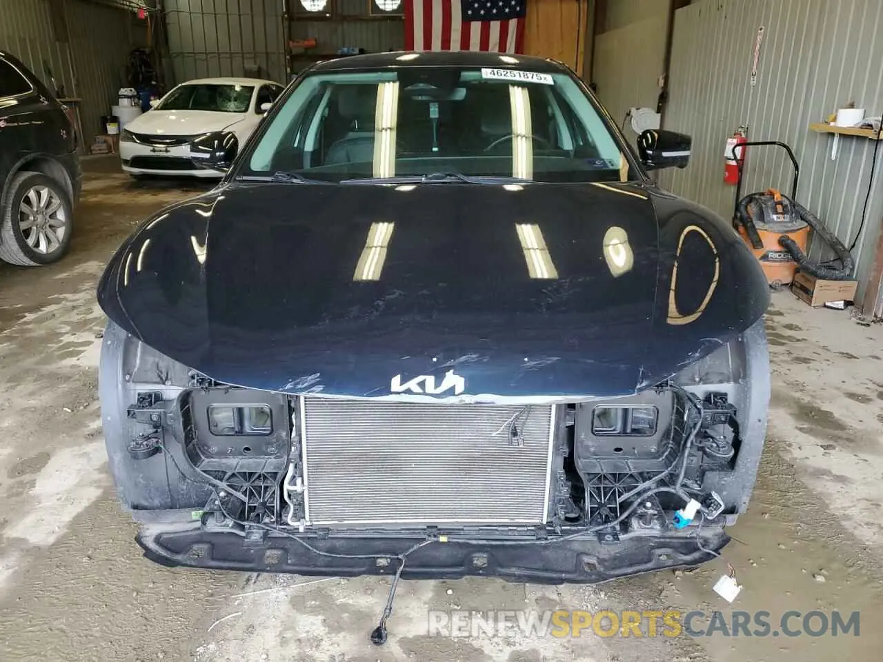 5 Photograph of a damaged car KNDC3DLC8N5042637 KIA EV6 LIGHT 2022