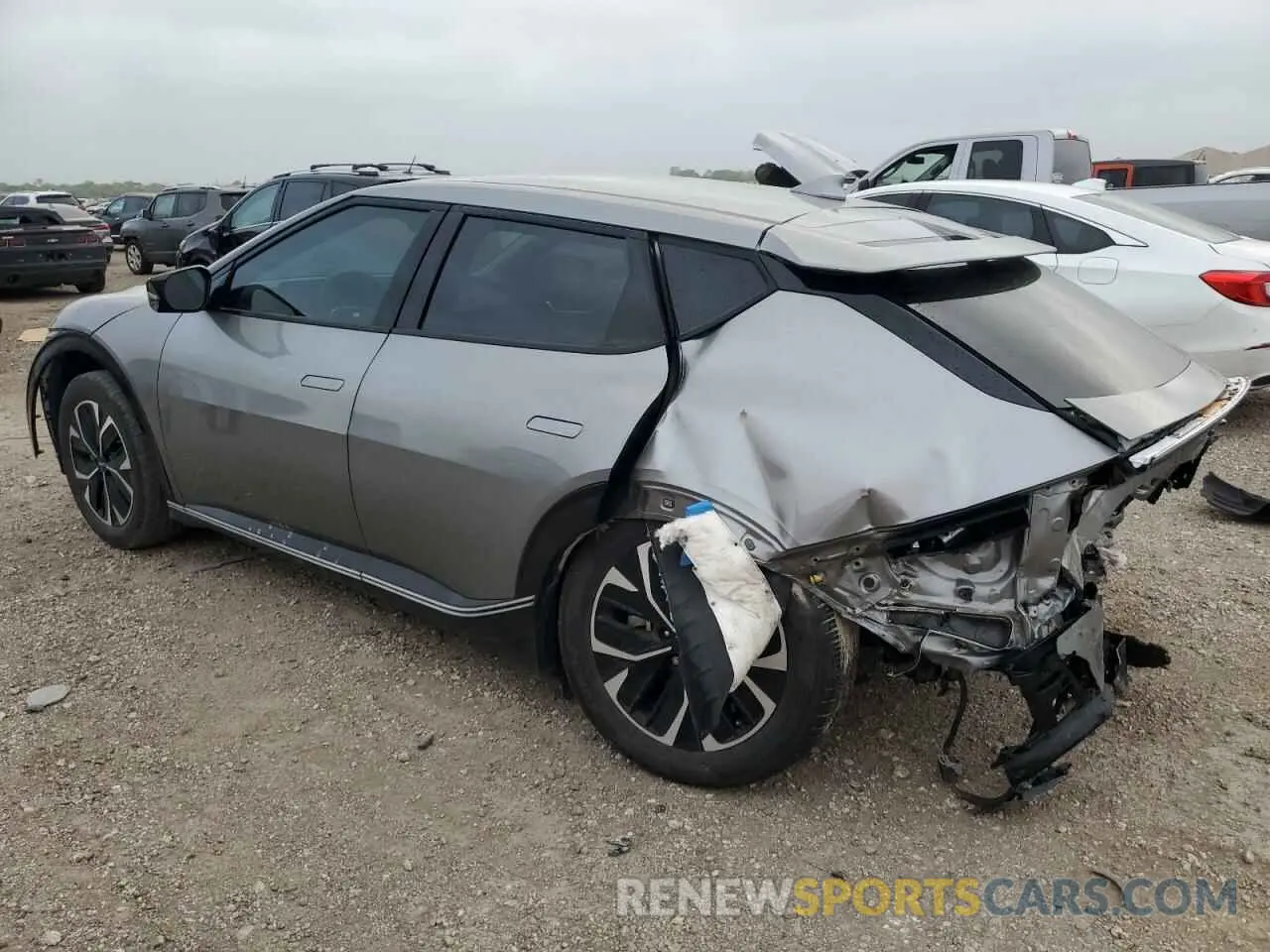 2 Photograph of a damaged car KNDC34LA3P5097319 KIA EV6 LIGHT 2023