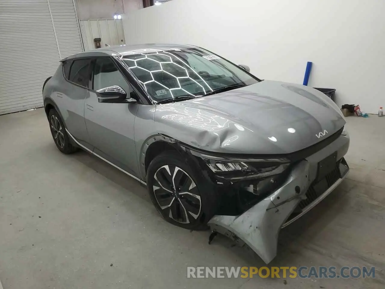 4 Photograph of a damaged car KNDC34LA6P5606271 KIA EV6 LIGHT 2023