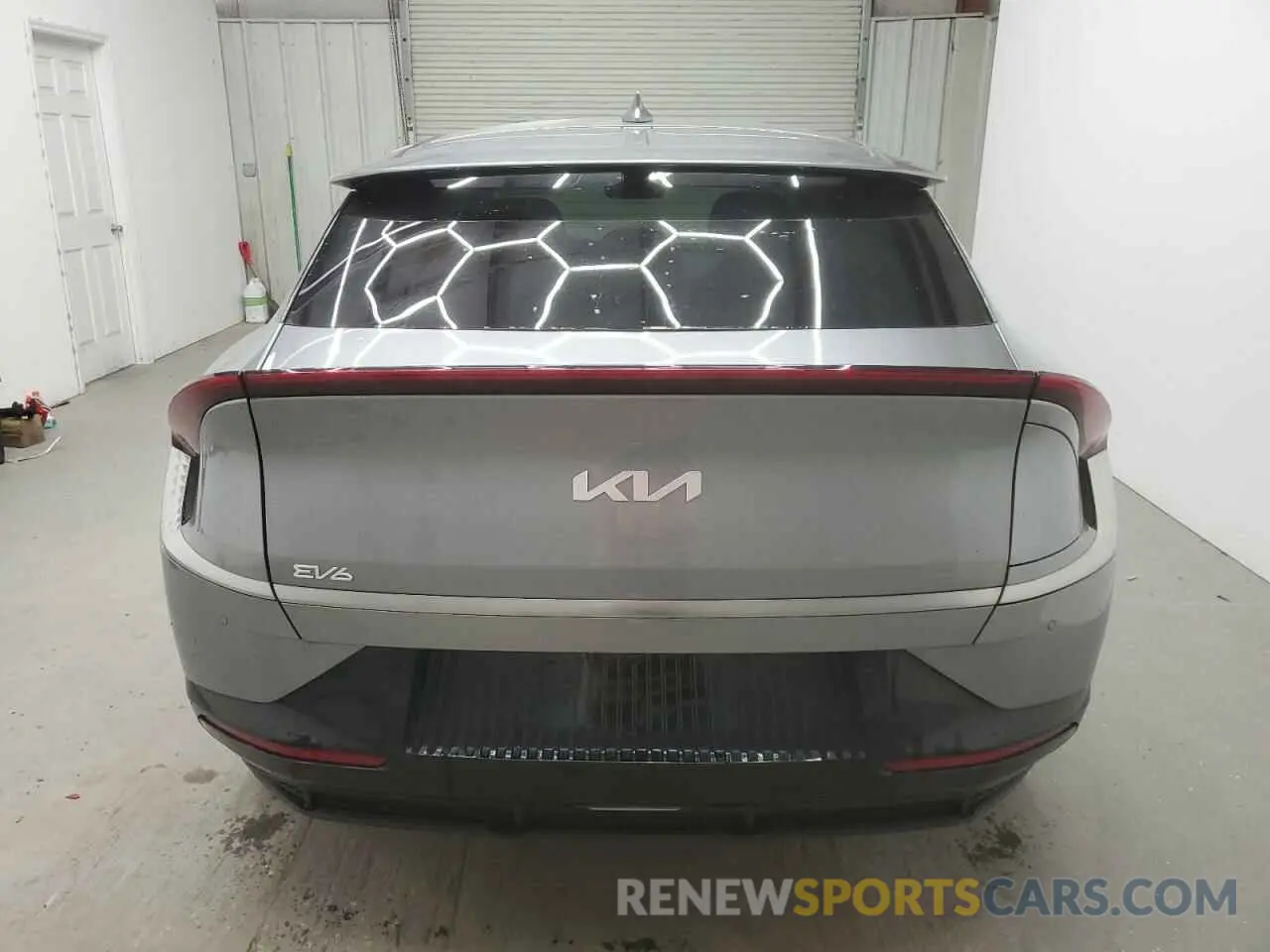 6 Photograph of a damaged car KNDC34LA6P5606271 KIA EV6 LIGHT 2023