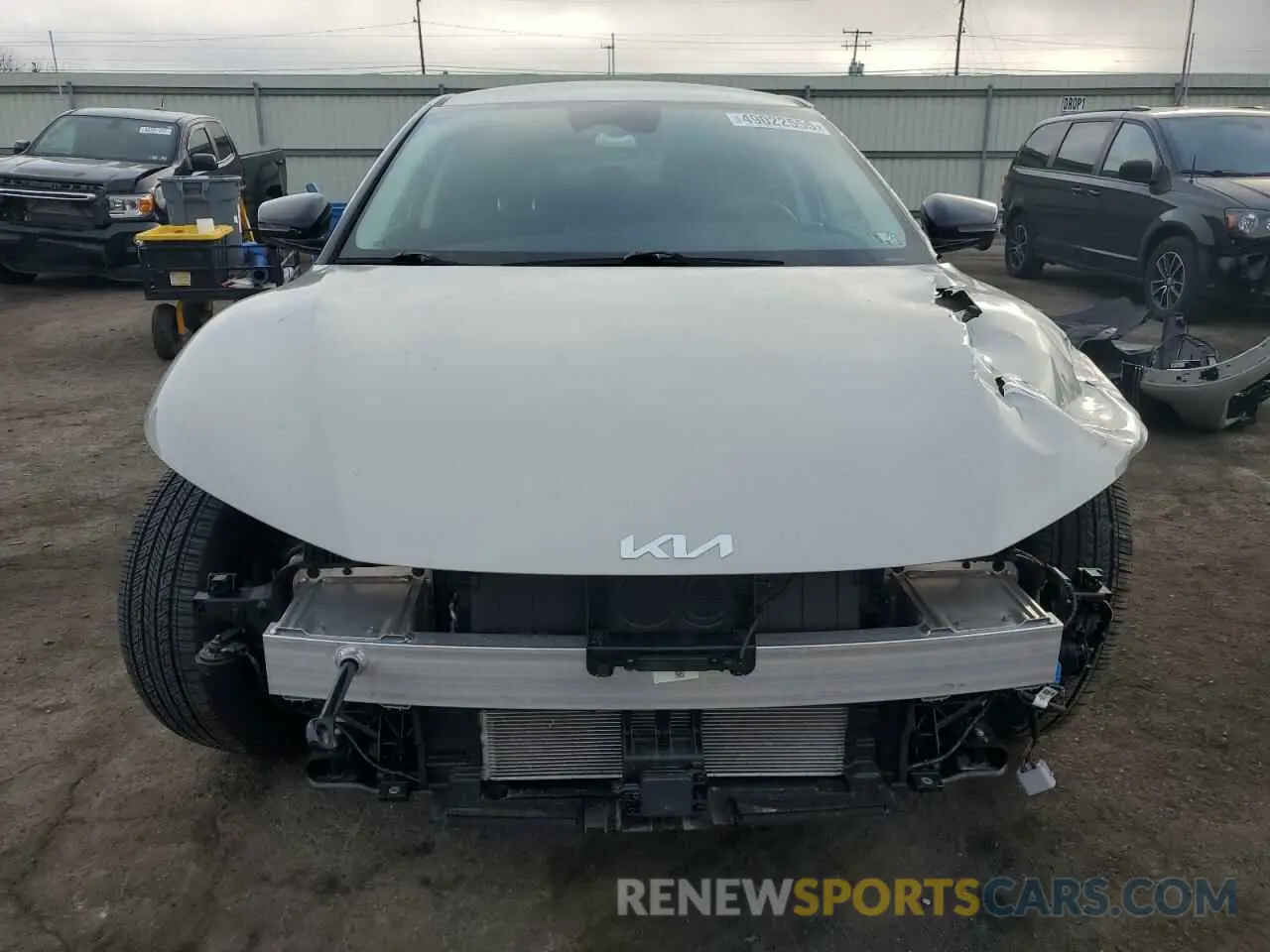 5 Photograph of a damaged car KNDC3DLC0R5180422 KIA EV6 LIGHT 2024