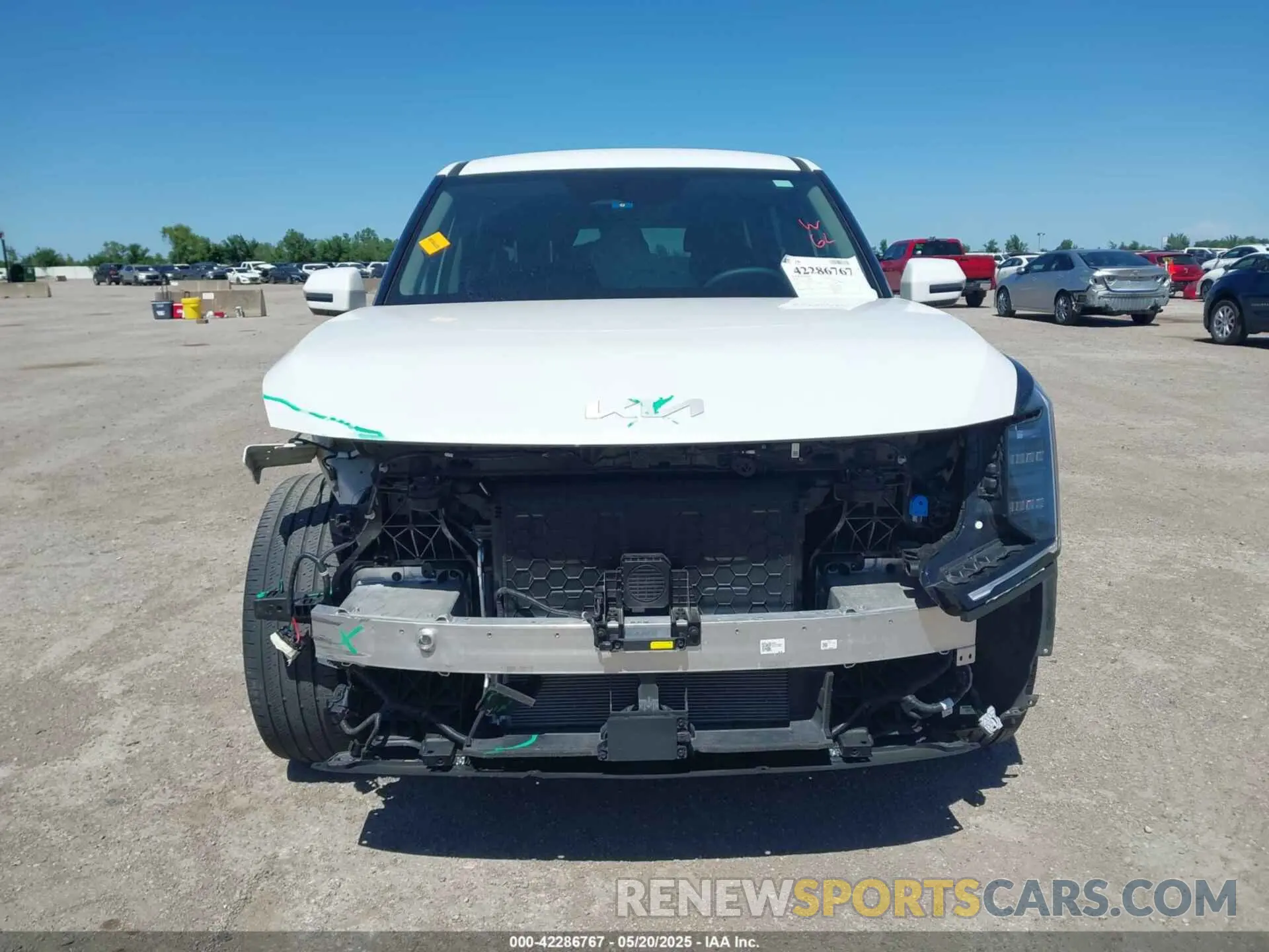 12 Photograph of a damaged car KNDAA5S29R6035952 KIA EV9 2024