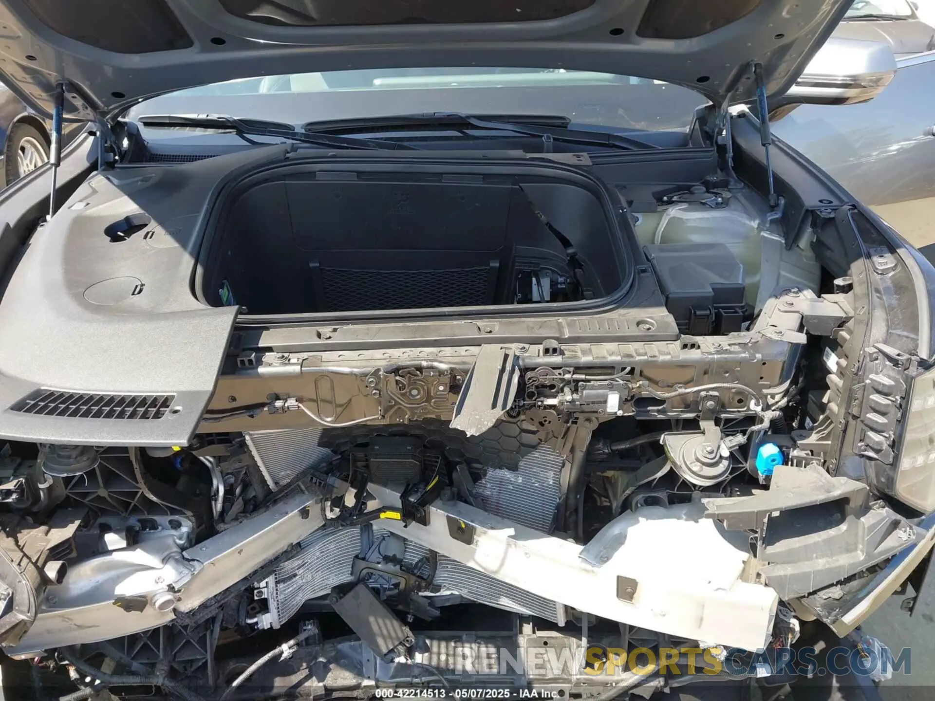 10 Photograph of a damaged car KNDAB5S11R6030524 KIA EV9 2024