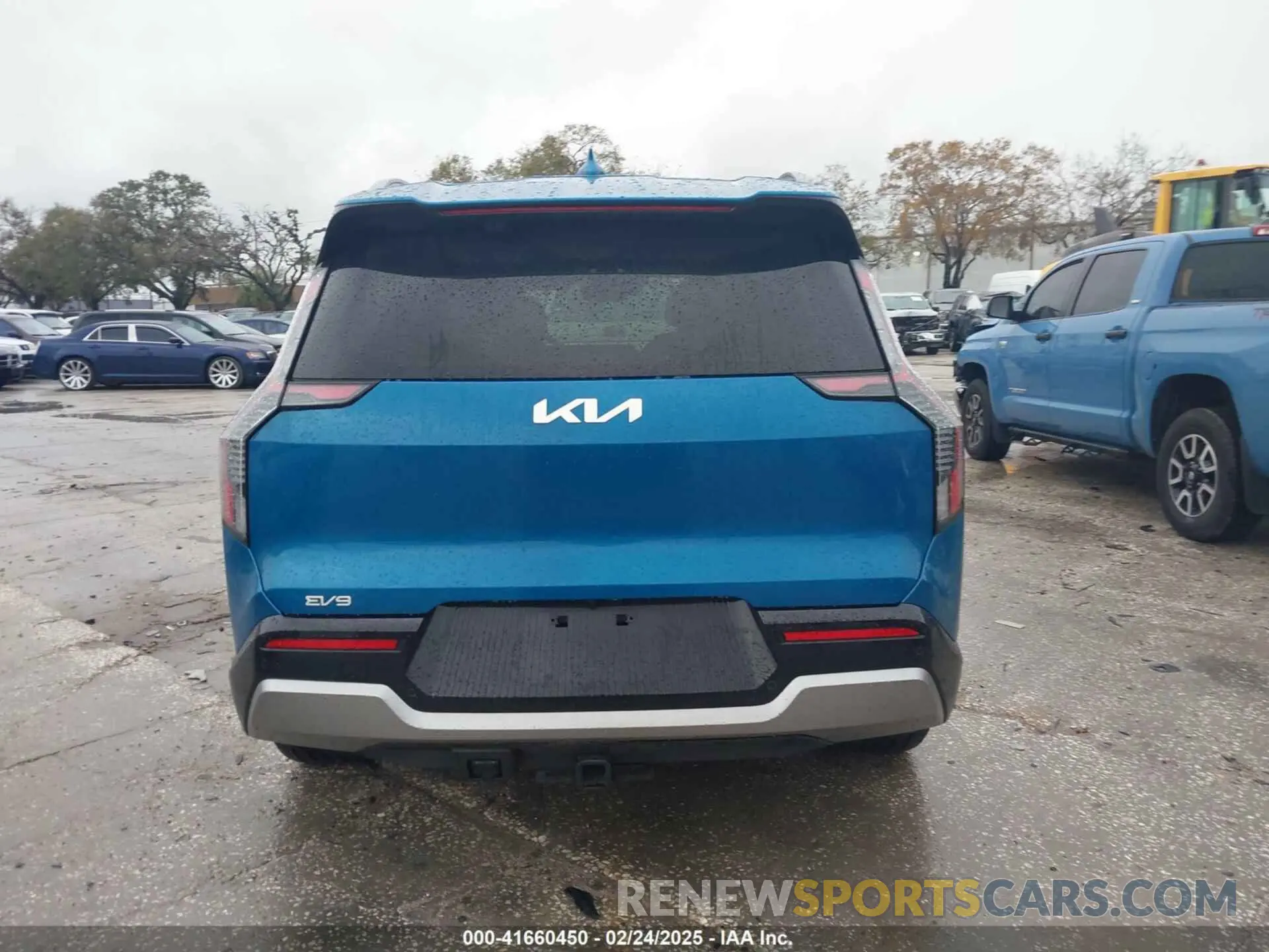 16 Photograph of a damaged car KNDADFS54R6034361 KIA EV9 2024