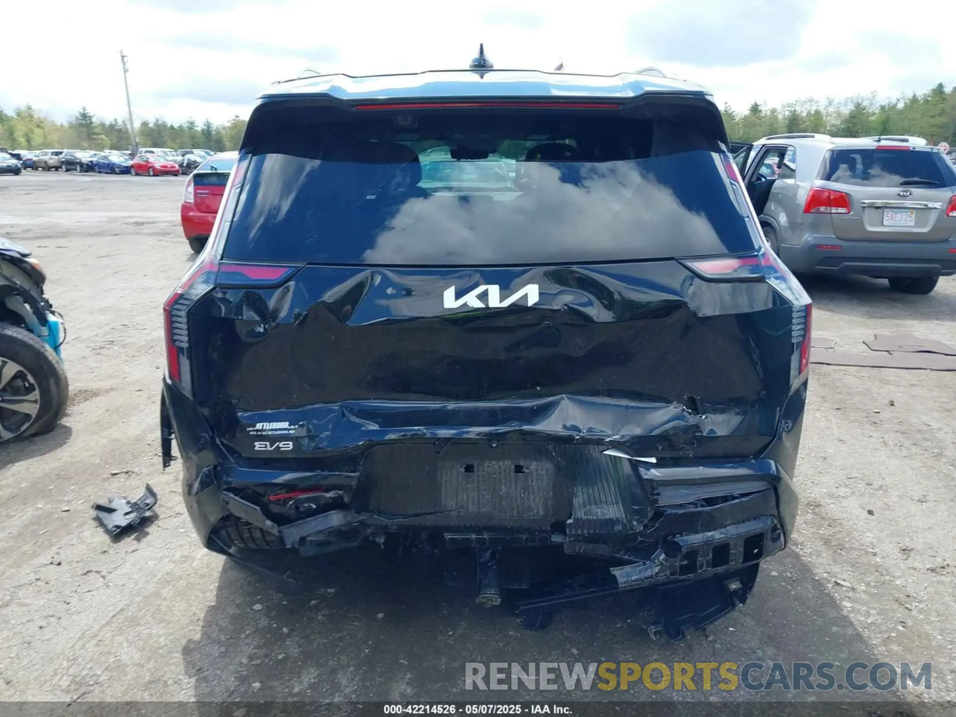 16 Photograph of a damaged car KNDADFS59R6044397 KIA EV9 2024