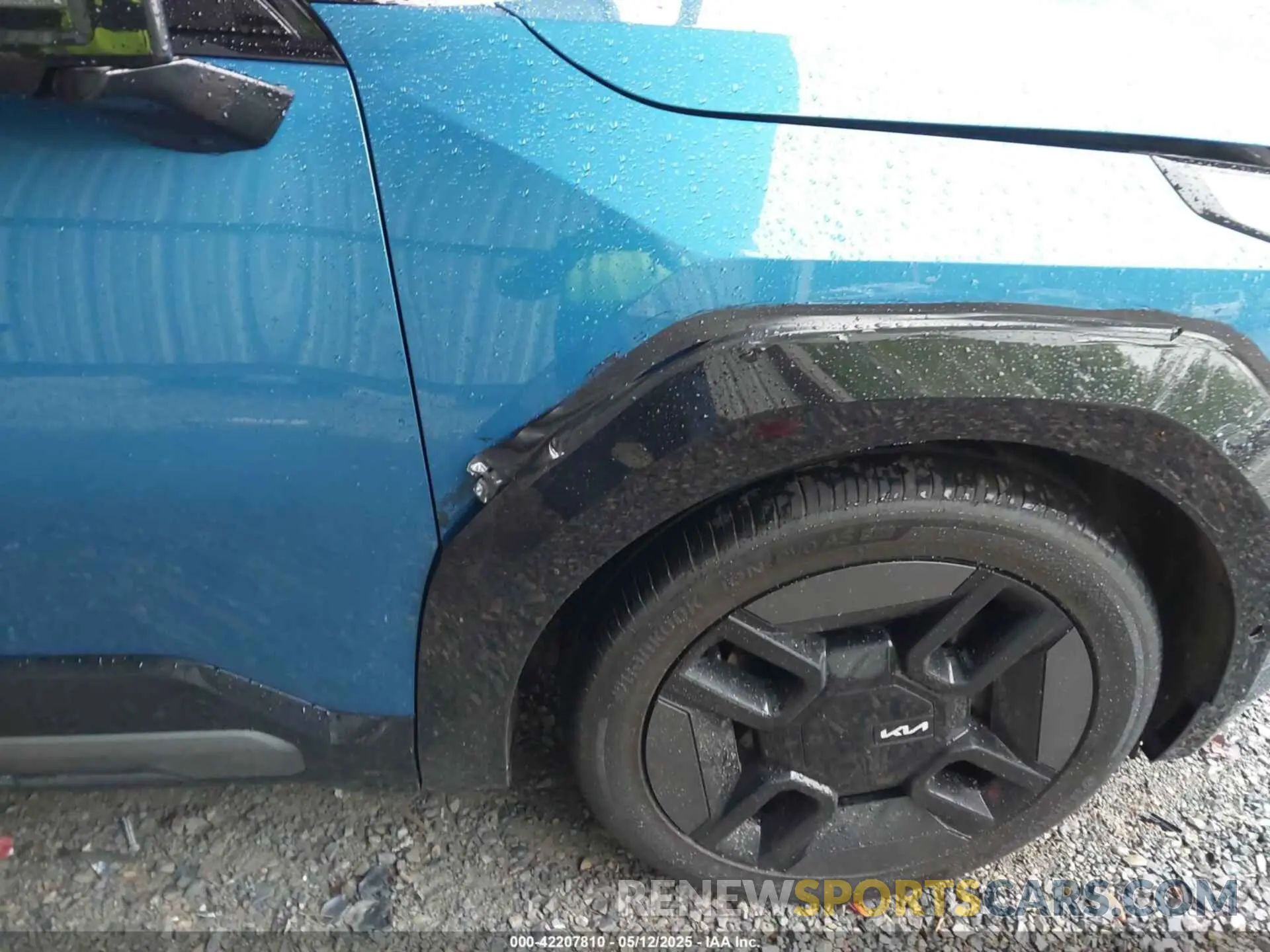20 Photograph of a damaged car KNDAEFS53R6019735 KIA EV9 2024