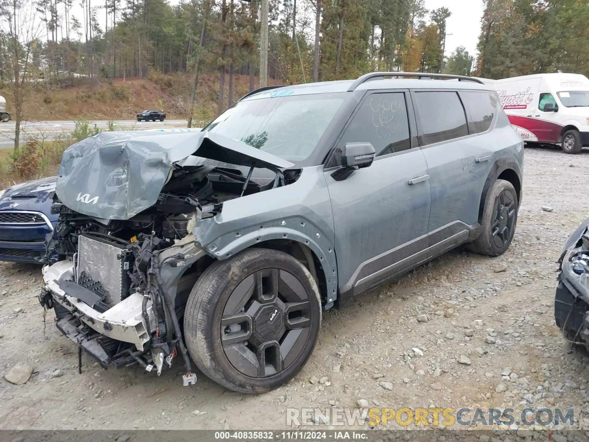 14 Photograph of a damaged car KNDAEFS54R6030209 KIA EV9 2024