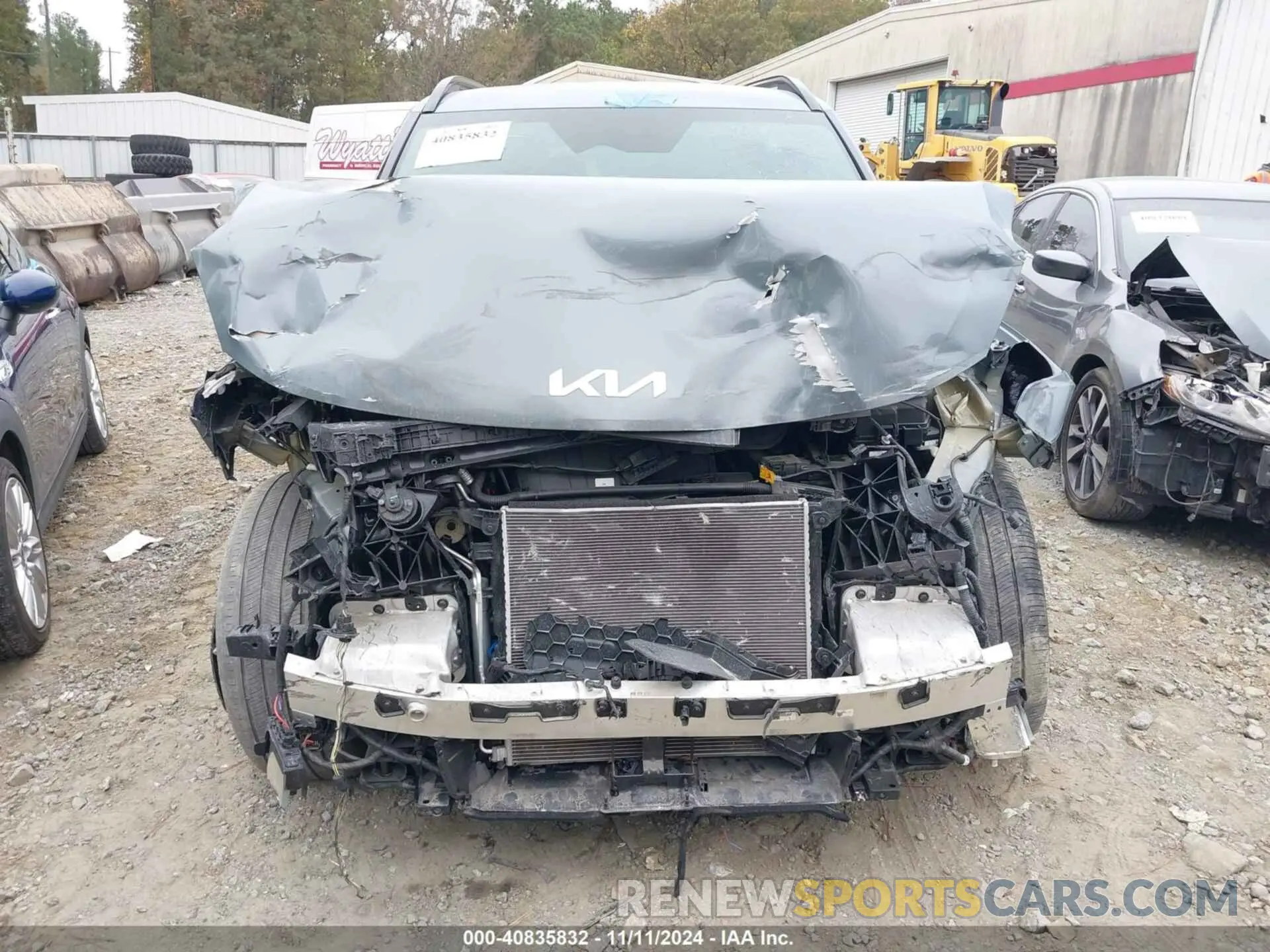 6 Photograph of a damaged car KNDAEFS54R6030209 KIA EV9 2024