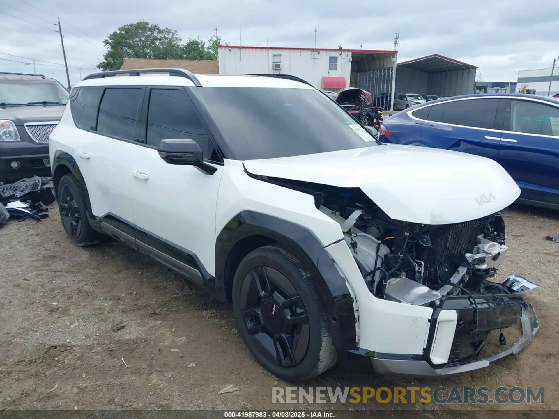 1 Photograph of a damaged car KNDAEFS57R6038403 KIA EV9 2024