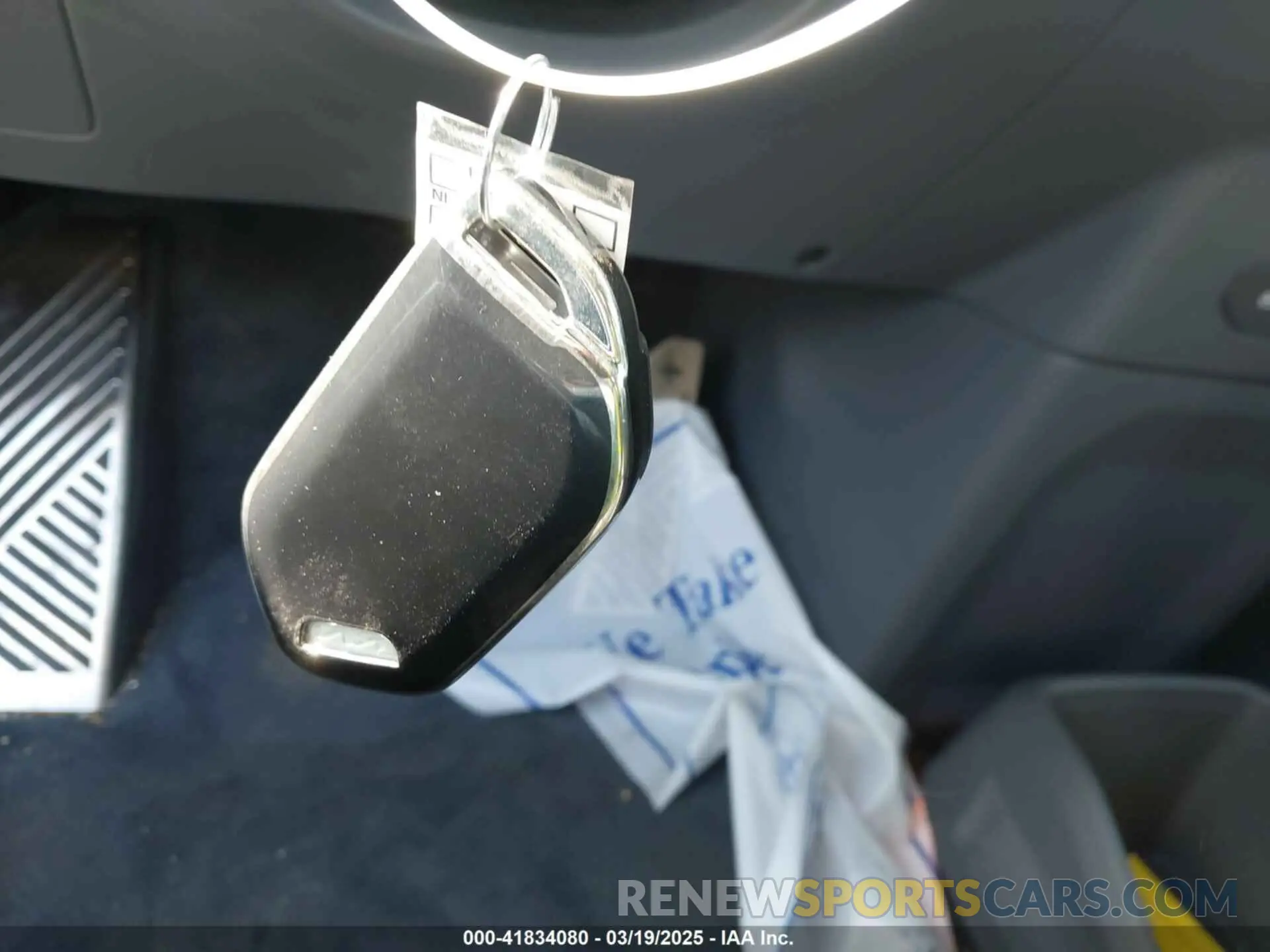 11 Photograph of a damaged car KNDAEFS57R6051474 KIA EV9 2024