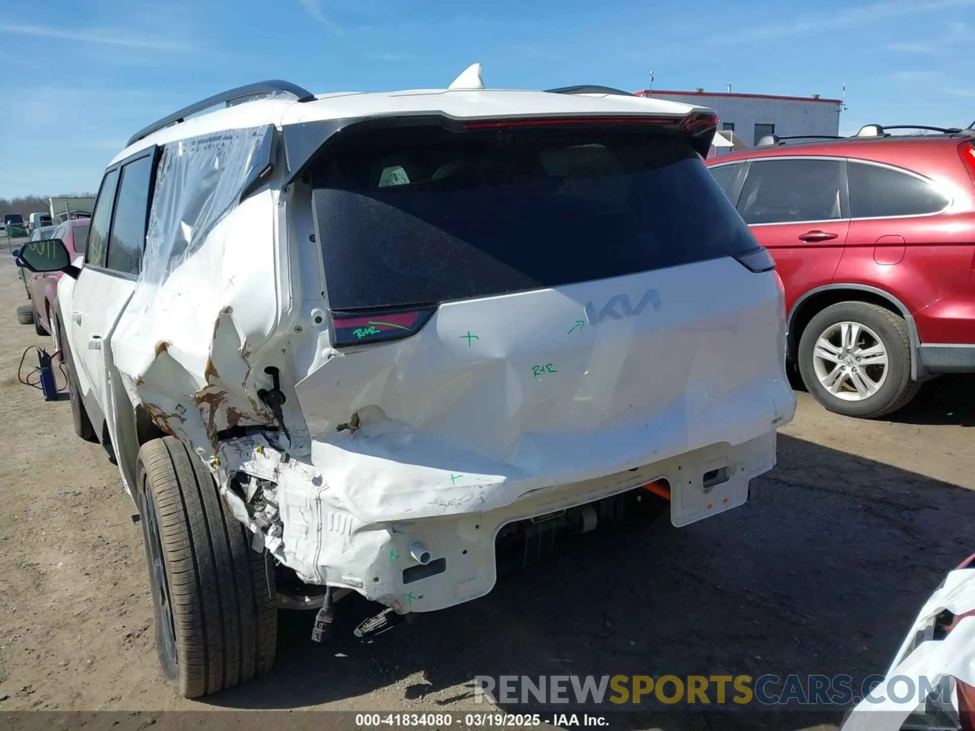 16 Photograph of a damaged car KNDAEFS57R6051474 KIA EV9 2024