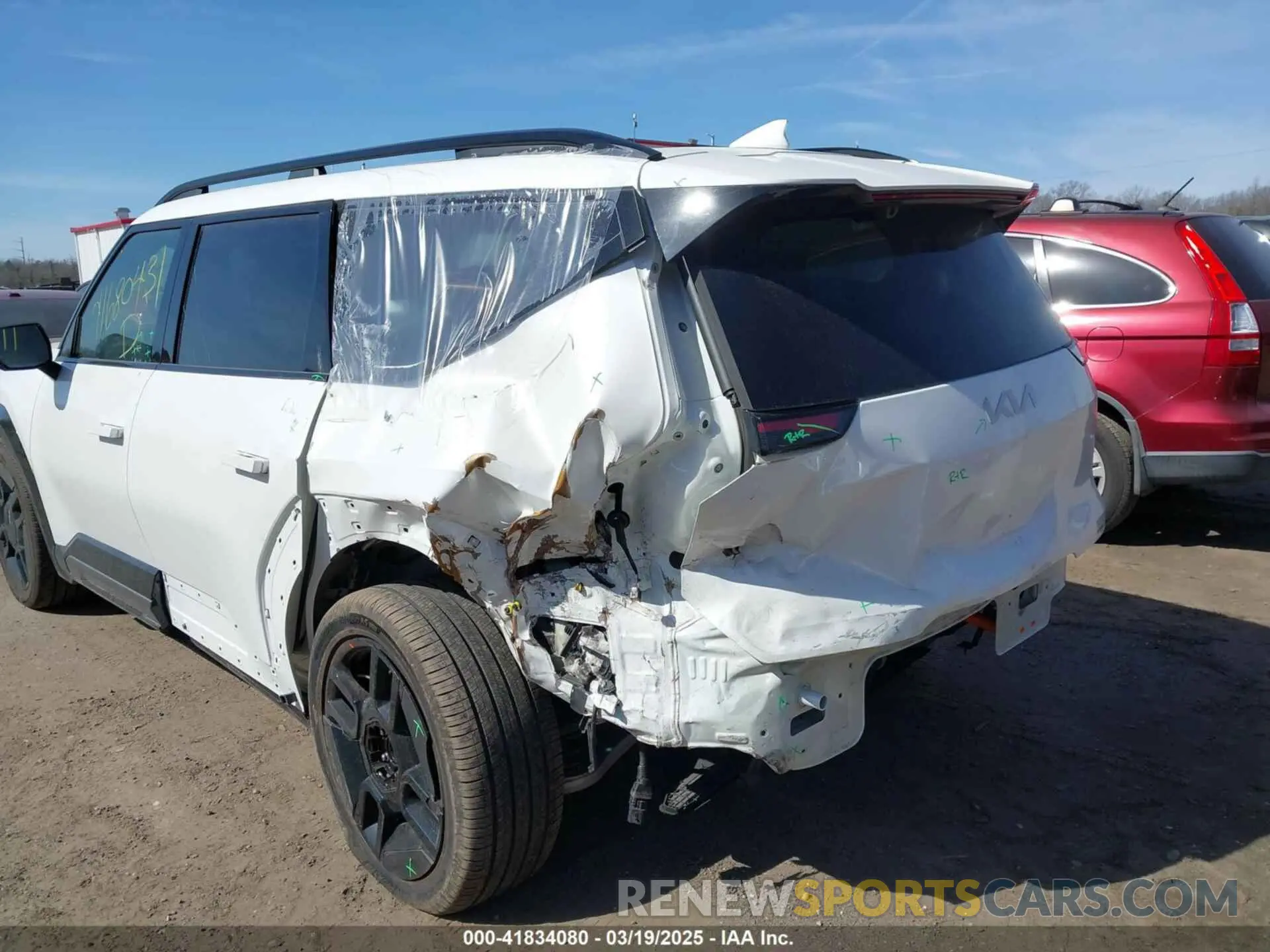 6 Photograph of a damaged car KNDAEFS57R6051474 KIA EV9 2024