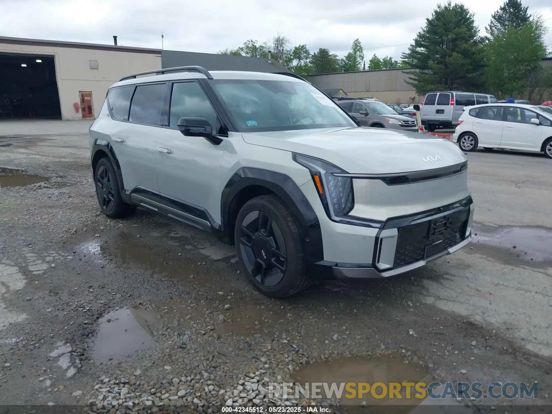 1 Photograph of a damaged car KNDAEFS59R6033333 KIA EV9 2024