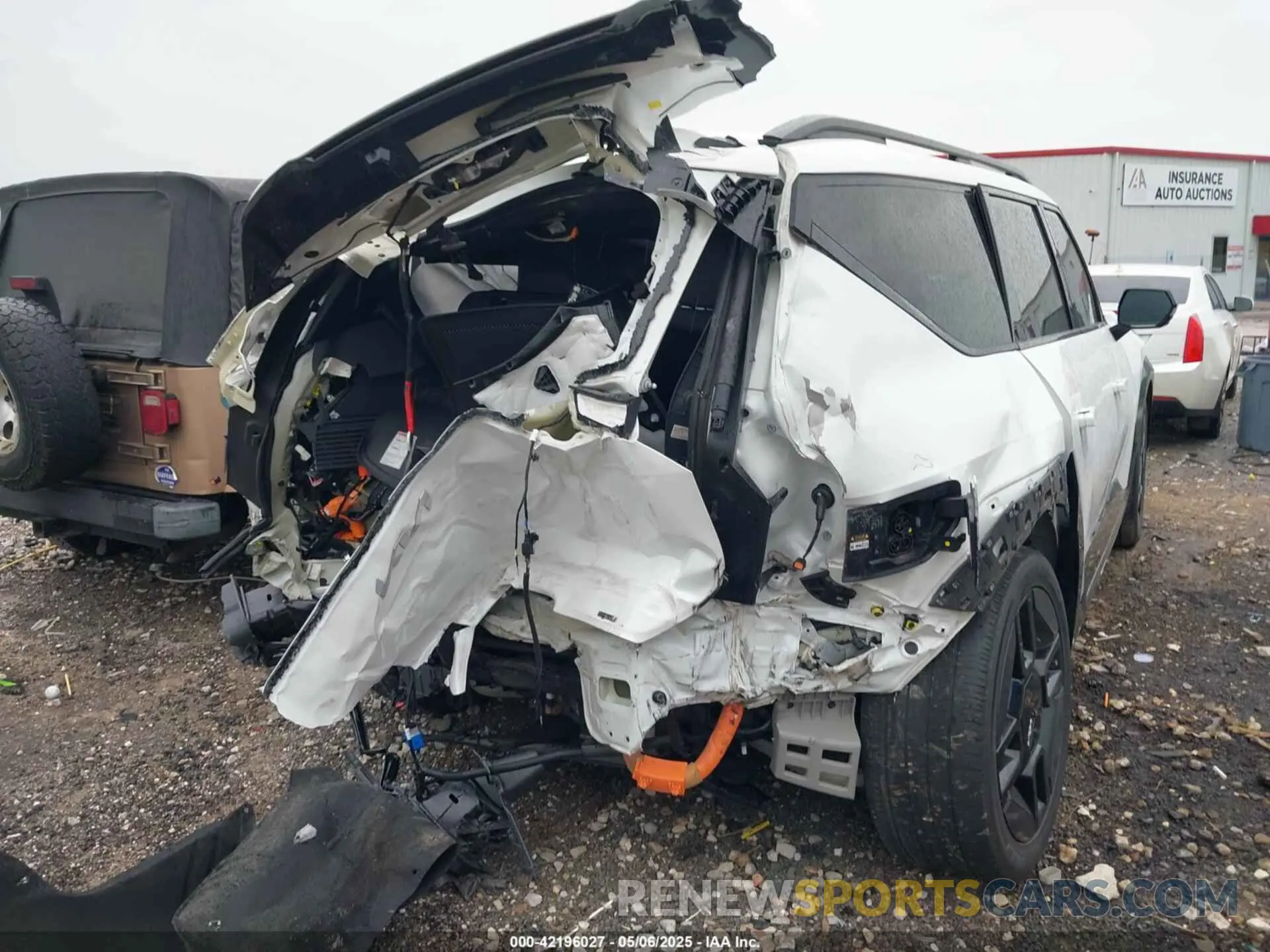 4 Photograph of a damaged car KNDAEFS5XR6022129 KIA EV9 2024