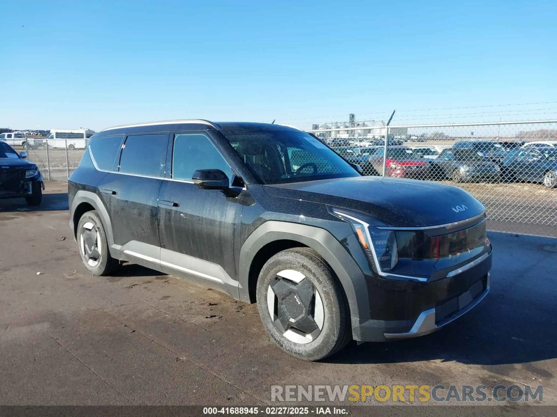 1 Photograph of a damaged car KNDAFFS58R6022482 KIA EV9 2024