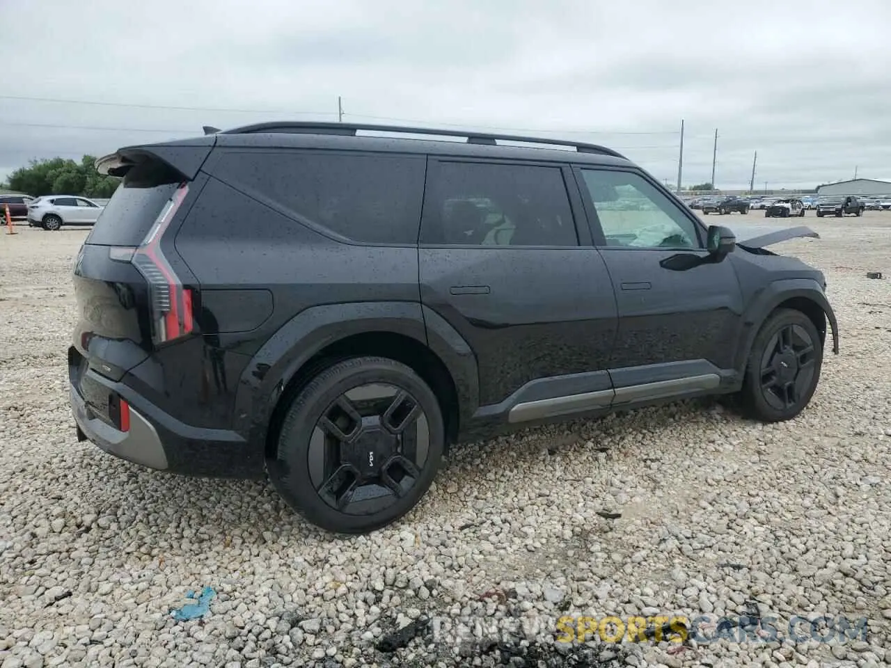 3 Photograph of a damaged car KNDAEFS52R6040494 KIA EV9 GT LIN 2024
