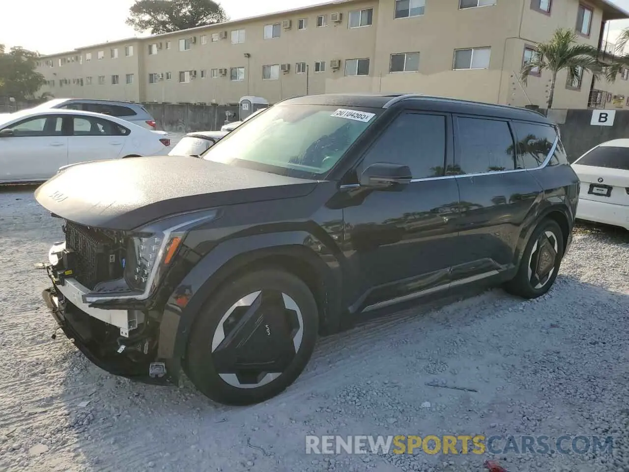 1 Photograph of a damaged car KNDADFS51R6026525 KIA EV9 LAND 2024