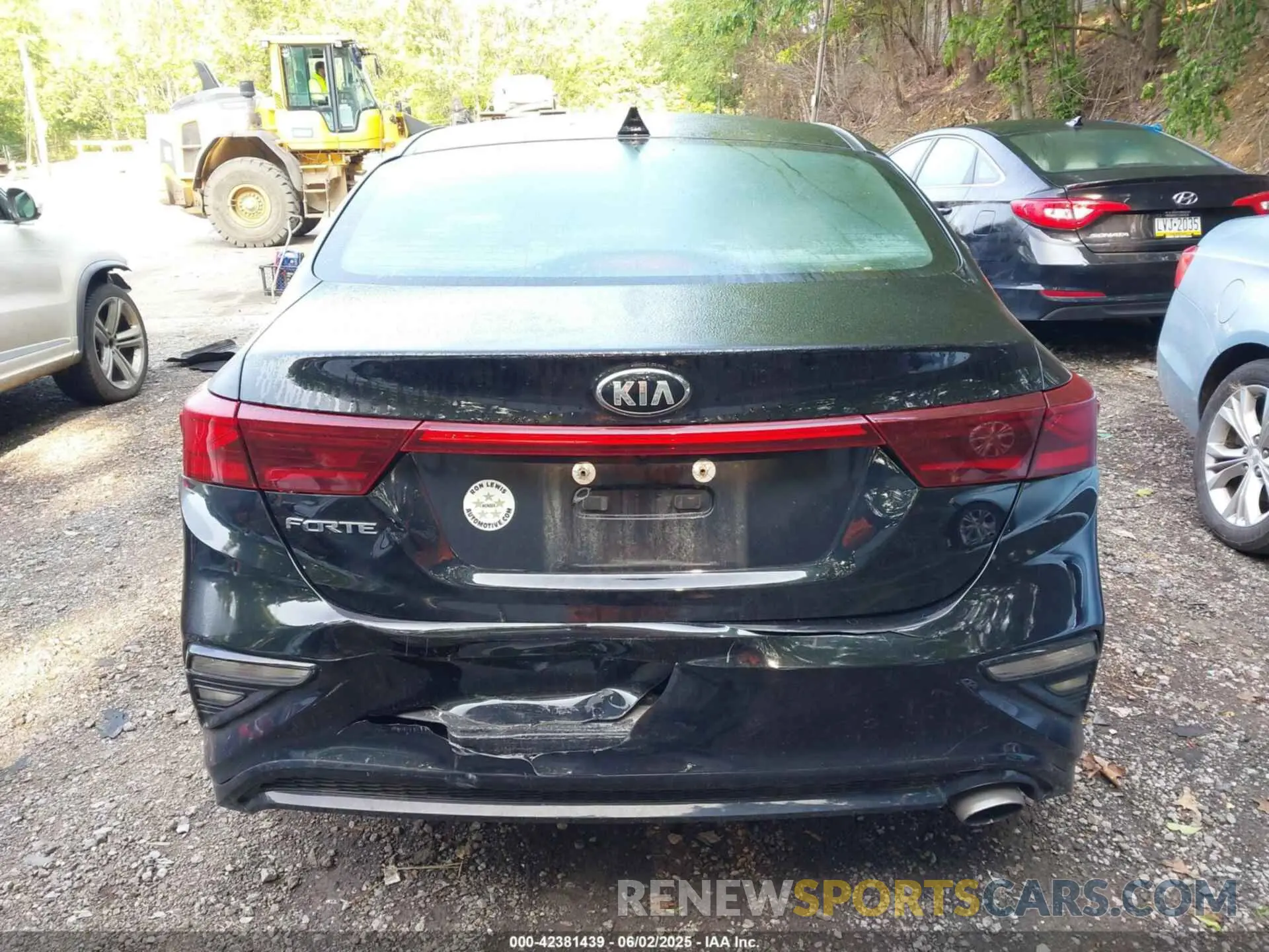 16 Photograph of a damaged car 3KPF24AD0KE021356 KIA FORTE 2019