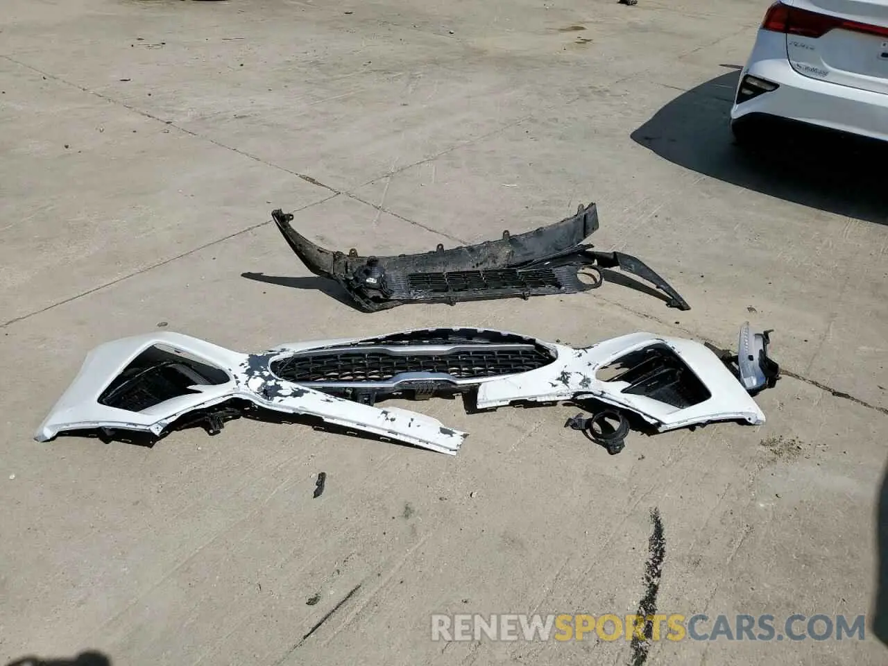 12 Photograph of a damaged car 3KPF24AD0KE022877 KIA FORTE 2019
