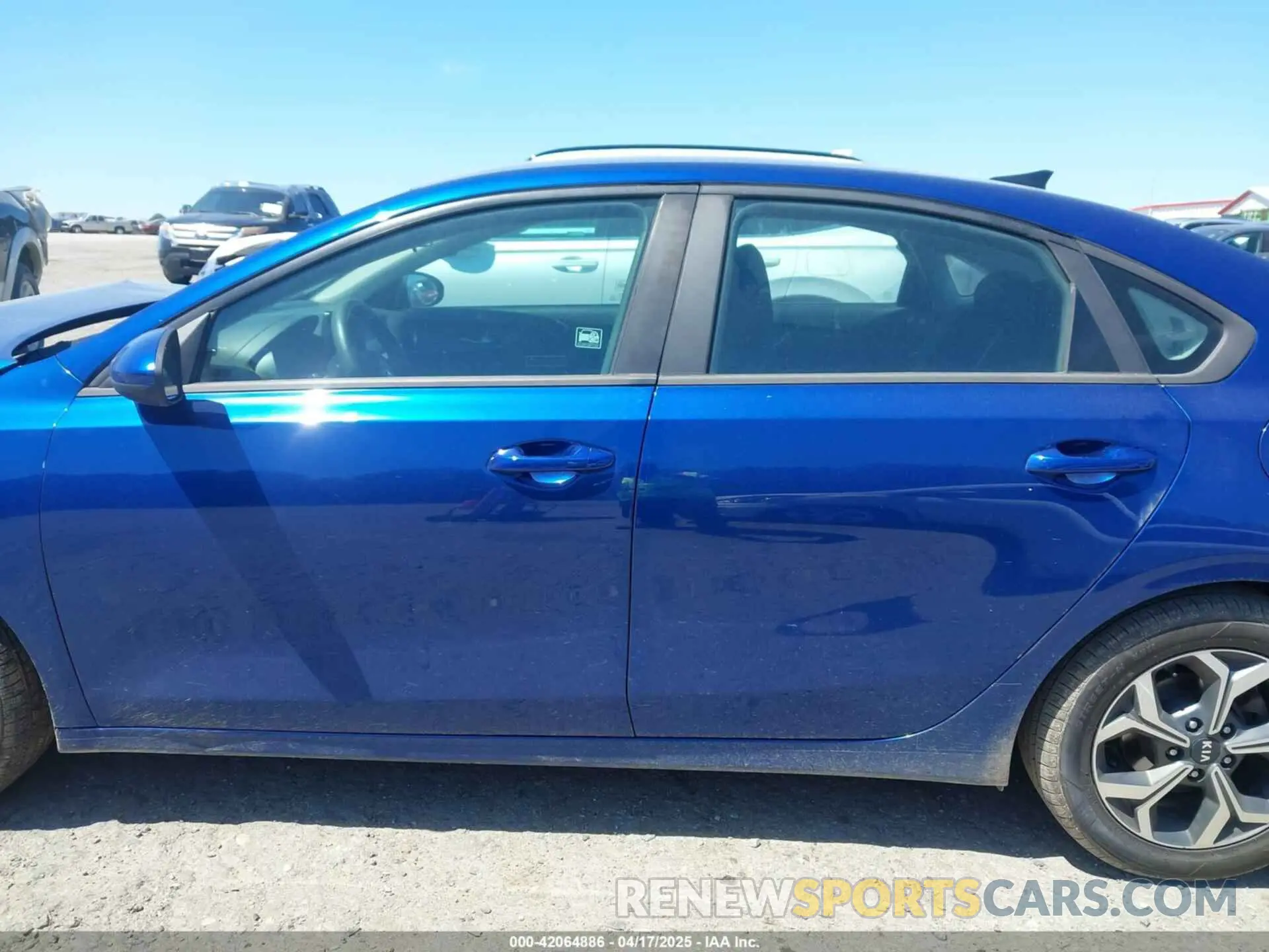 14 Photograph of a damaged car 3KPF24AD0KE031580 KIA FORTE 2019