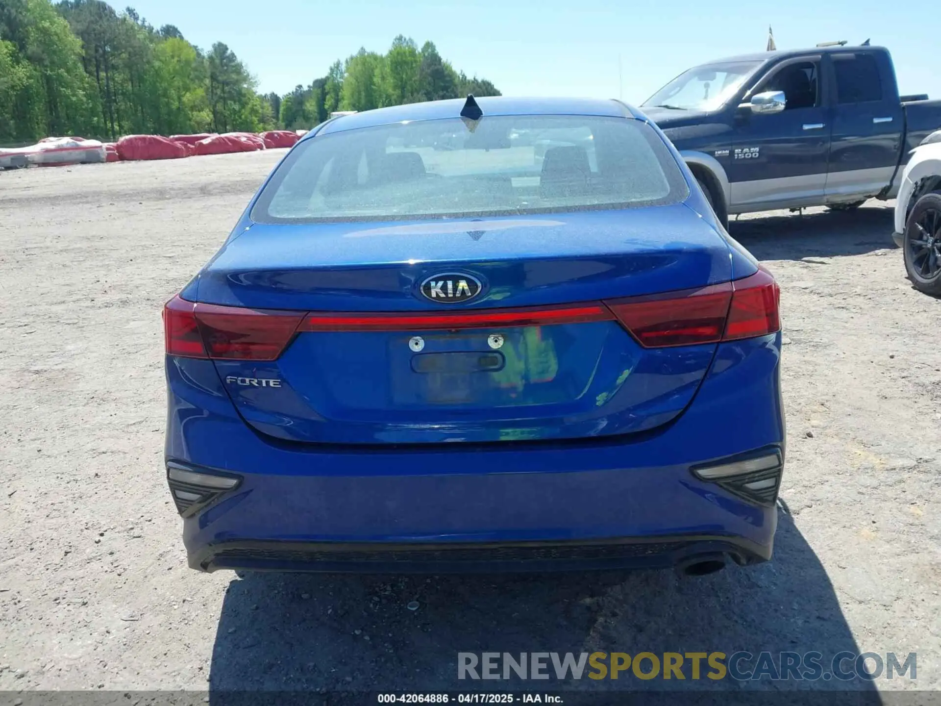 16 Photograph of a damaged car 3KPF24AD0KE031580 KIA FORTE 2019