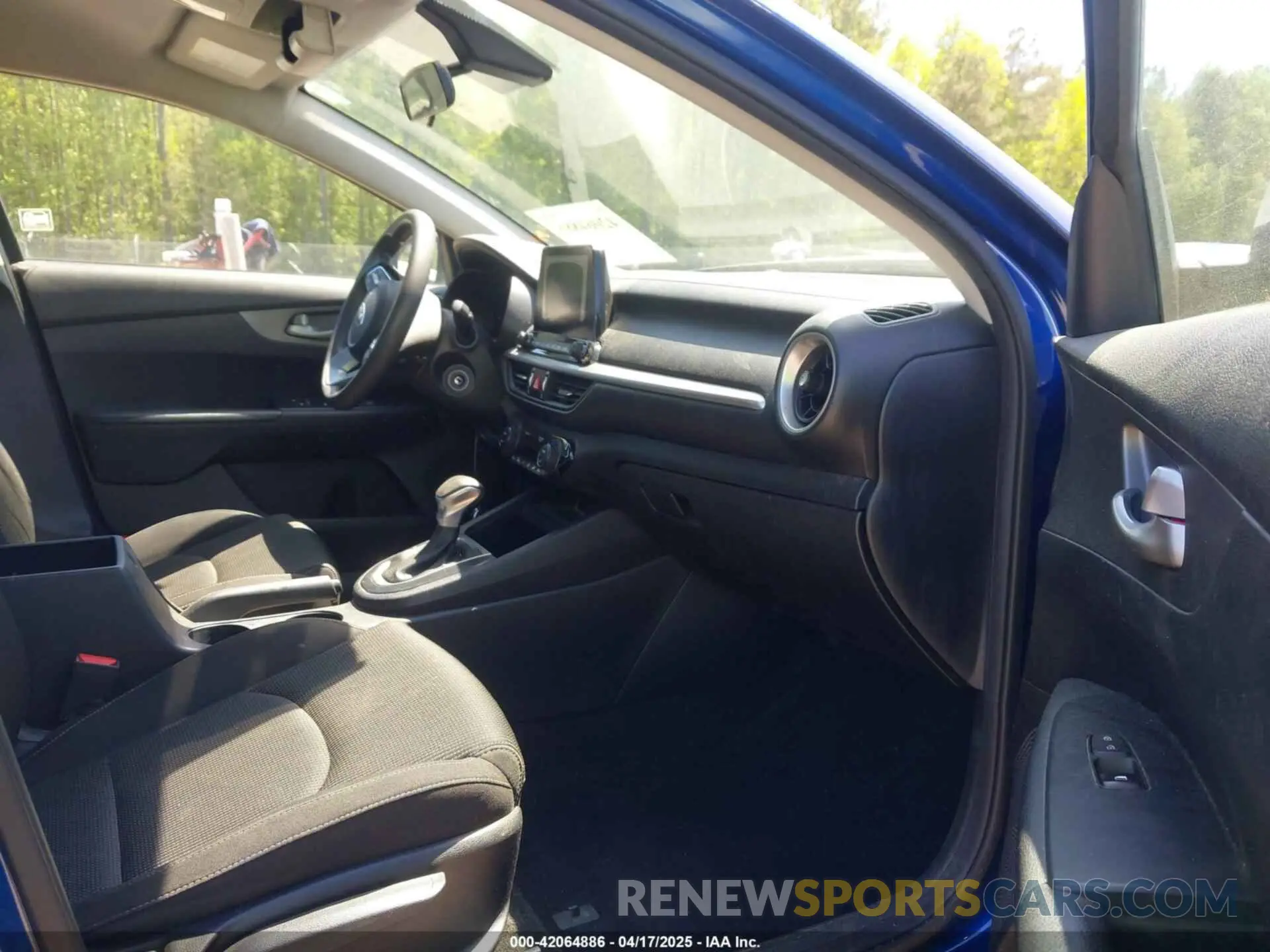 5 Photograph of a damaged car 3KPF24AD0KE031580 KIA FORTE 2019